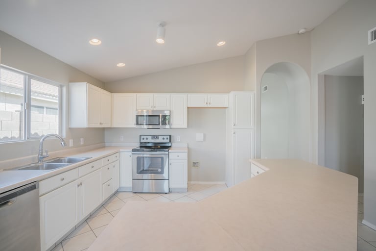 Photo 6 of 24 - 7760 W Julie Dr, Glendale, AZ 85308