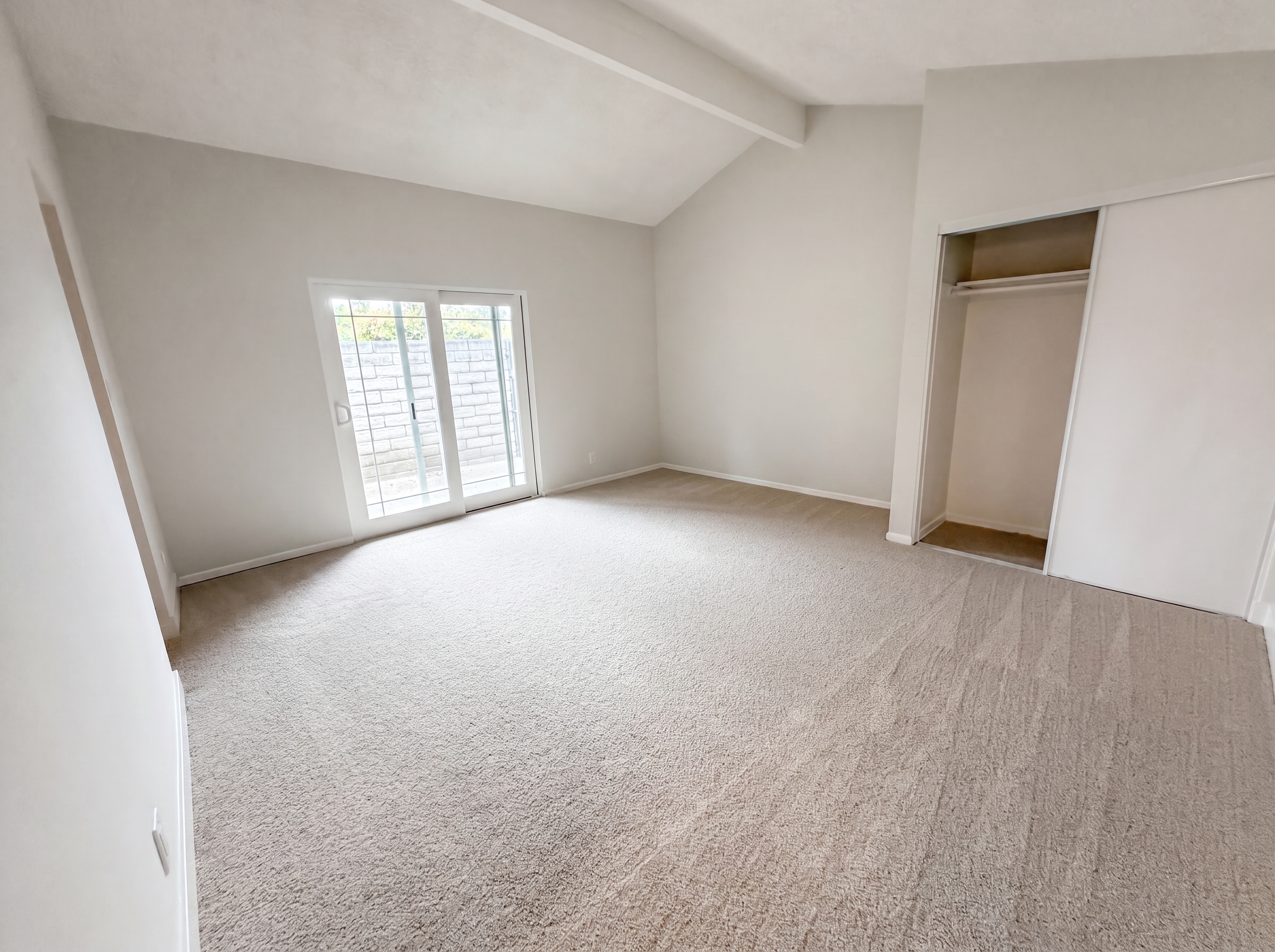 Photo 21 of 29 of 18400 Bermuda St, LOS ANGELES, CA
