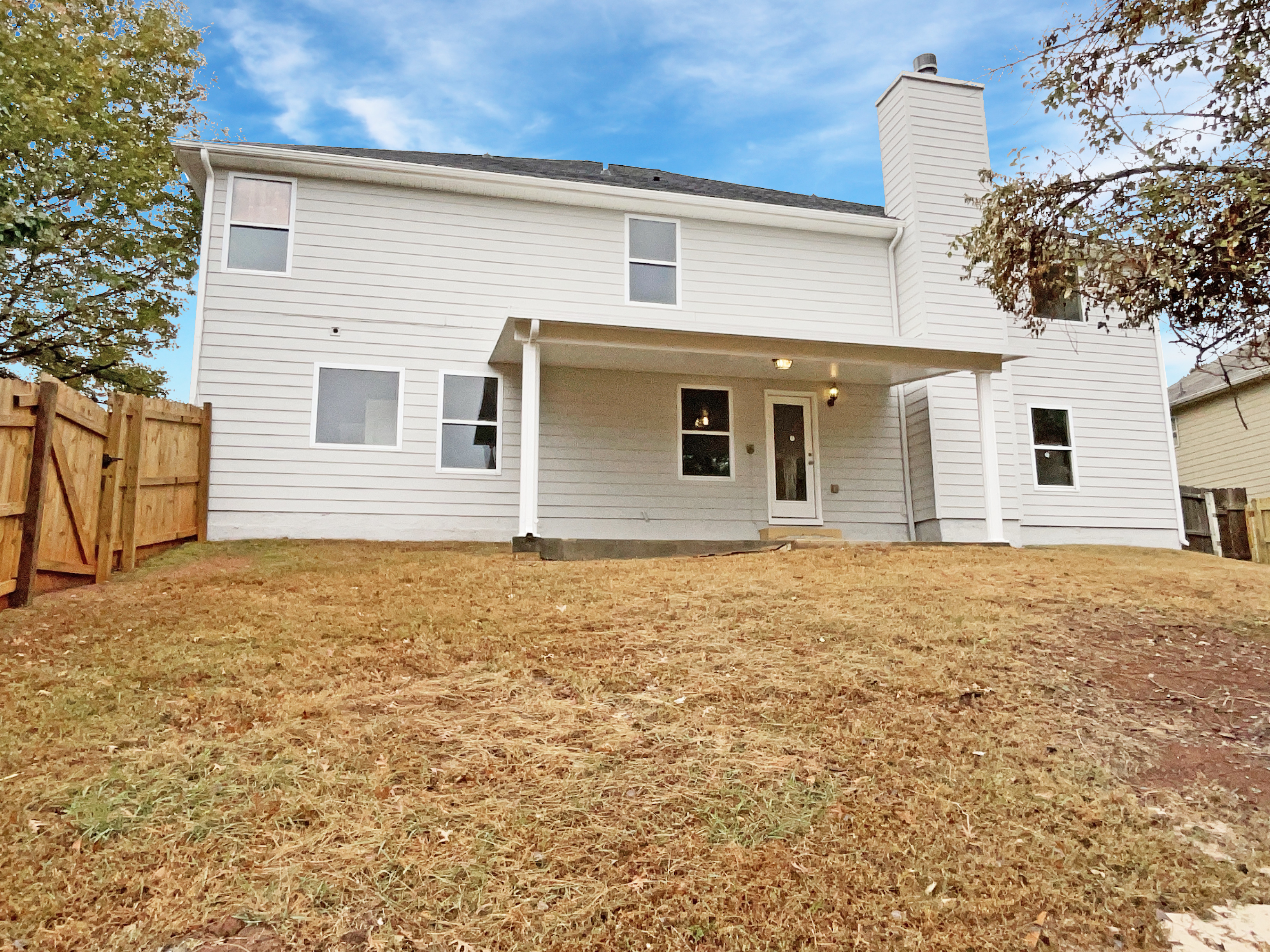 Photo 8 of 32 of 10712 Southwood Dr, Hampton, GA