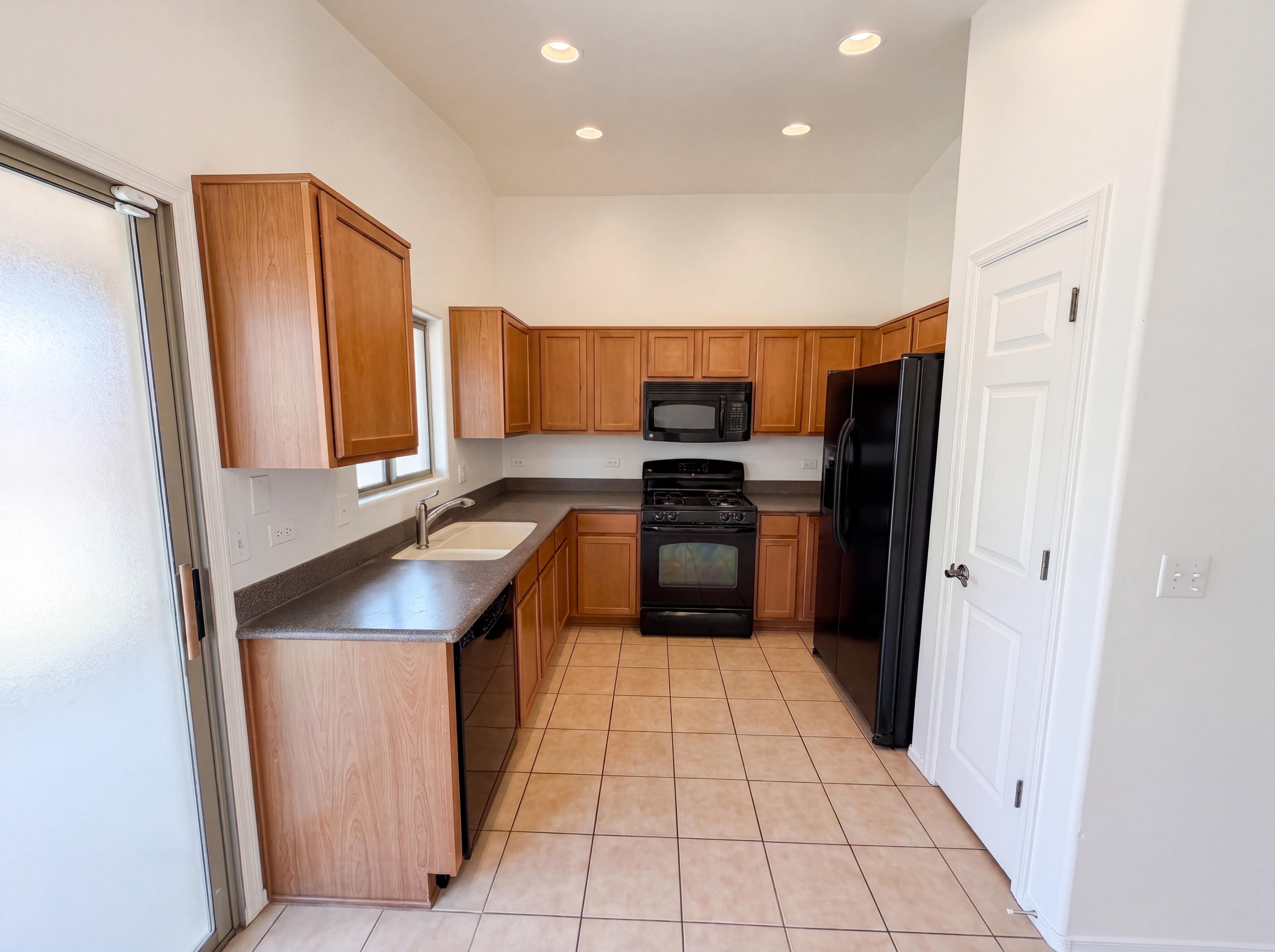 Photo 2 of 19 of 1067 E Lyle Canyon Dr, Sahuarita, AZ