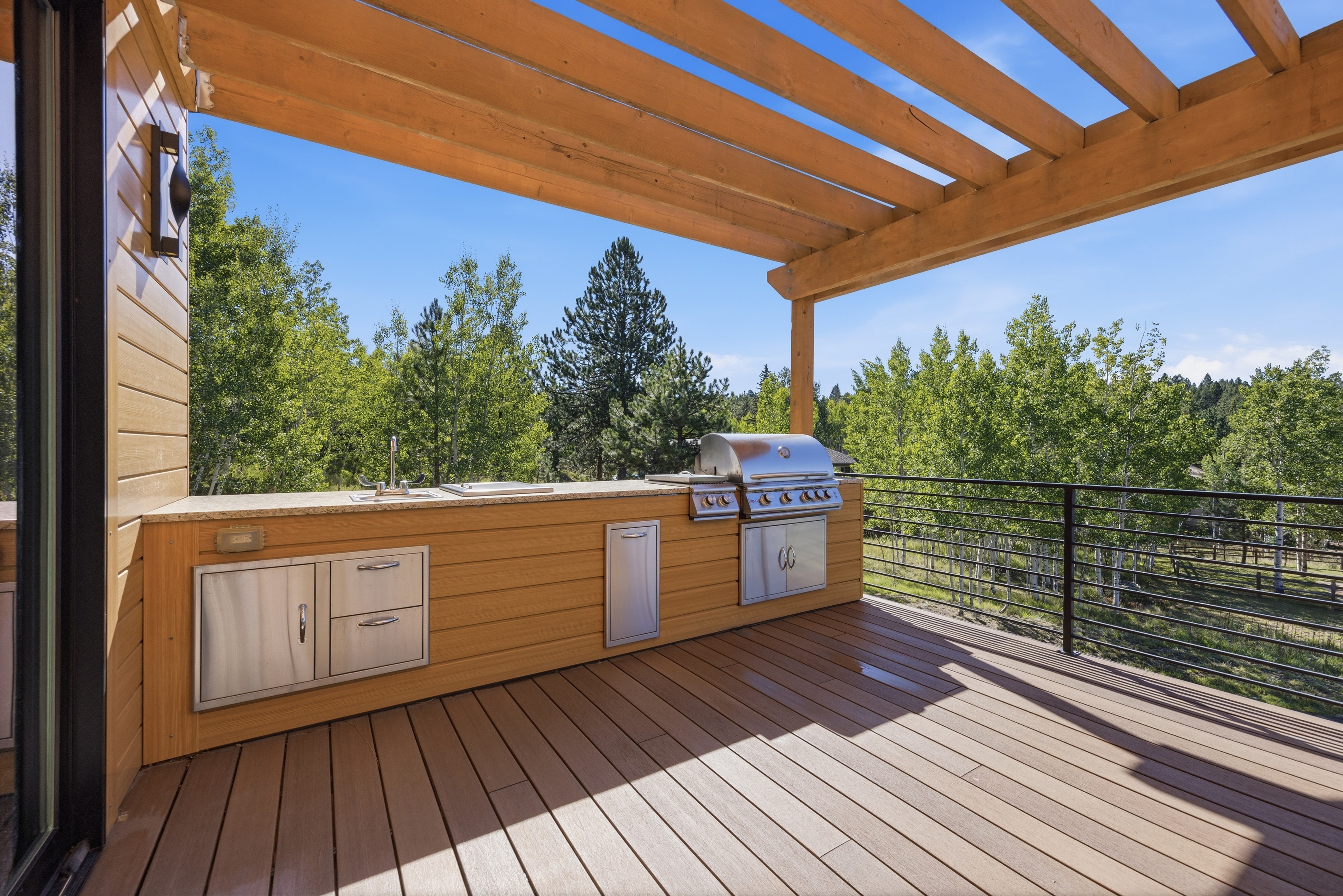 Photo 5 of 63 of 449 Oxford Ln, Woodland Park, CO