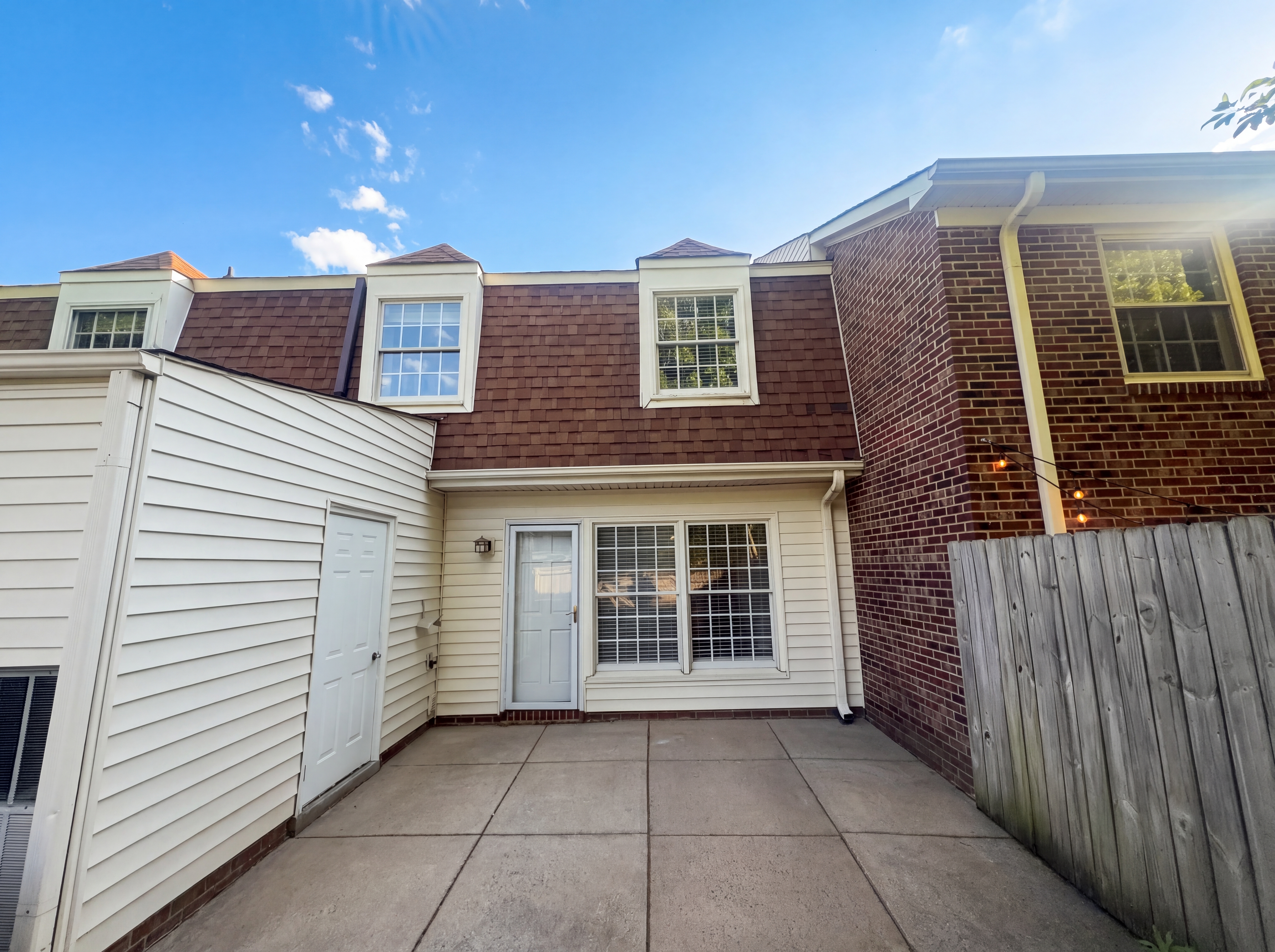 Photo 5 of 21 of 3229 Regents Park Ln, Greensboro, NC