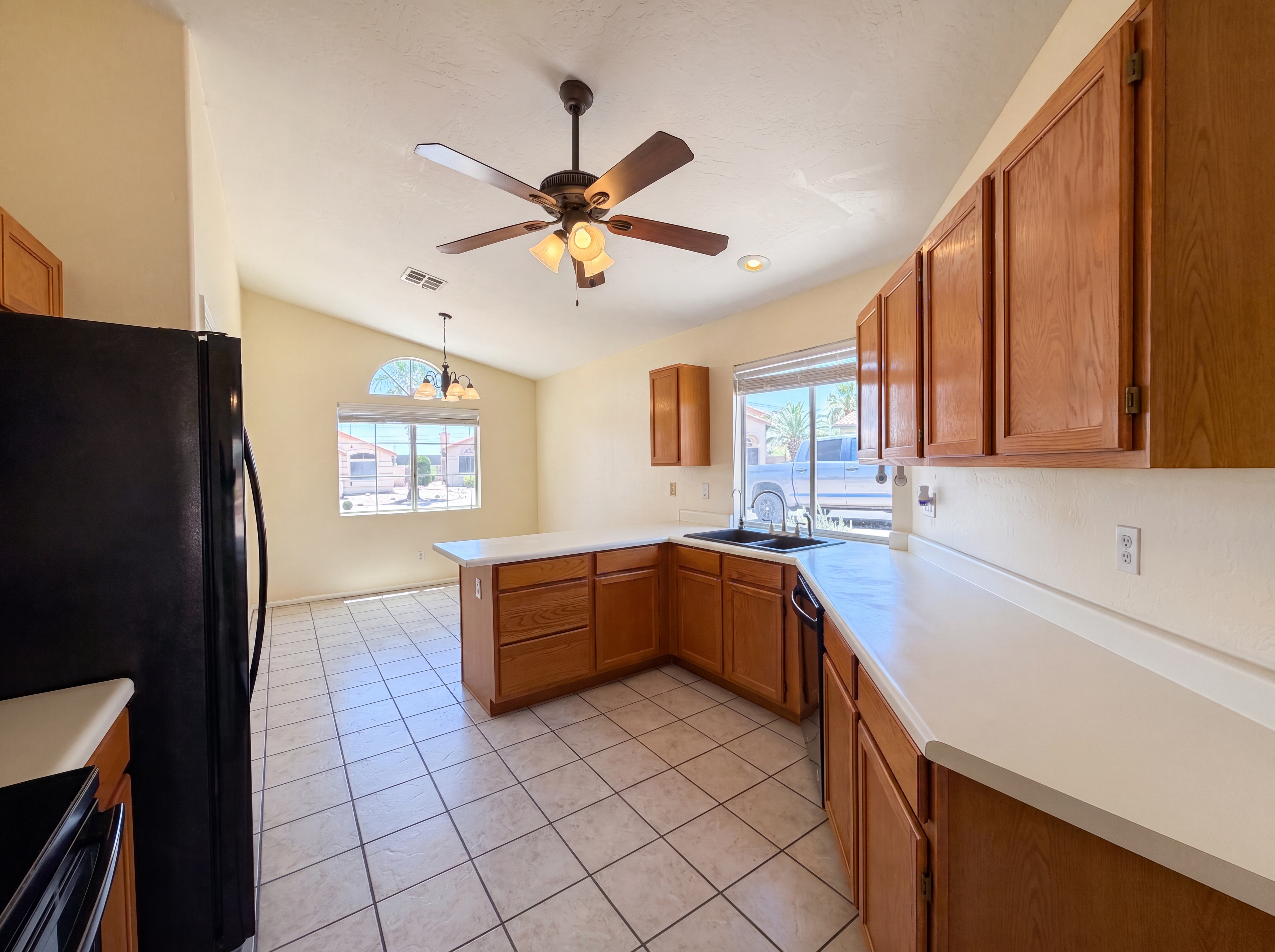 Photo 2 of 19 of 2018 E Windsong Dr, Phoenix, AZ