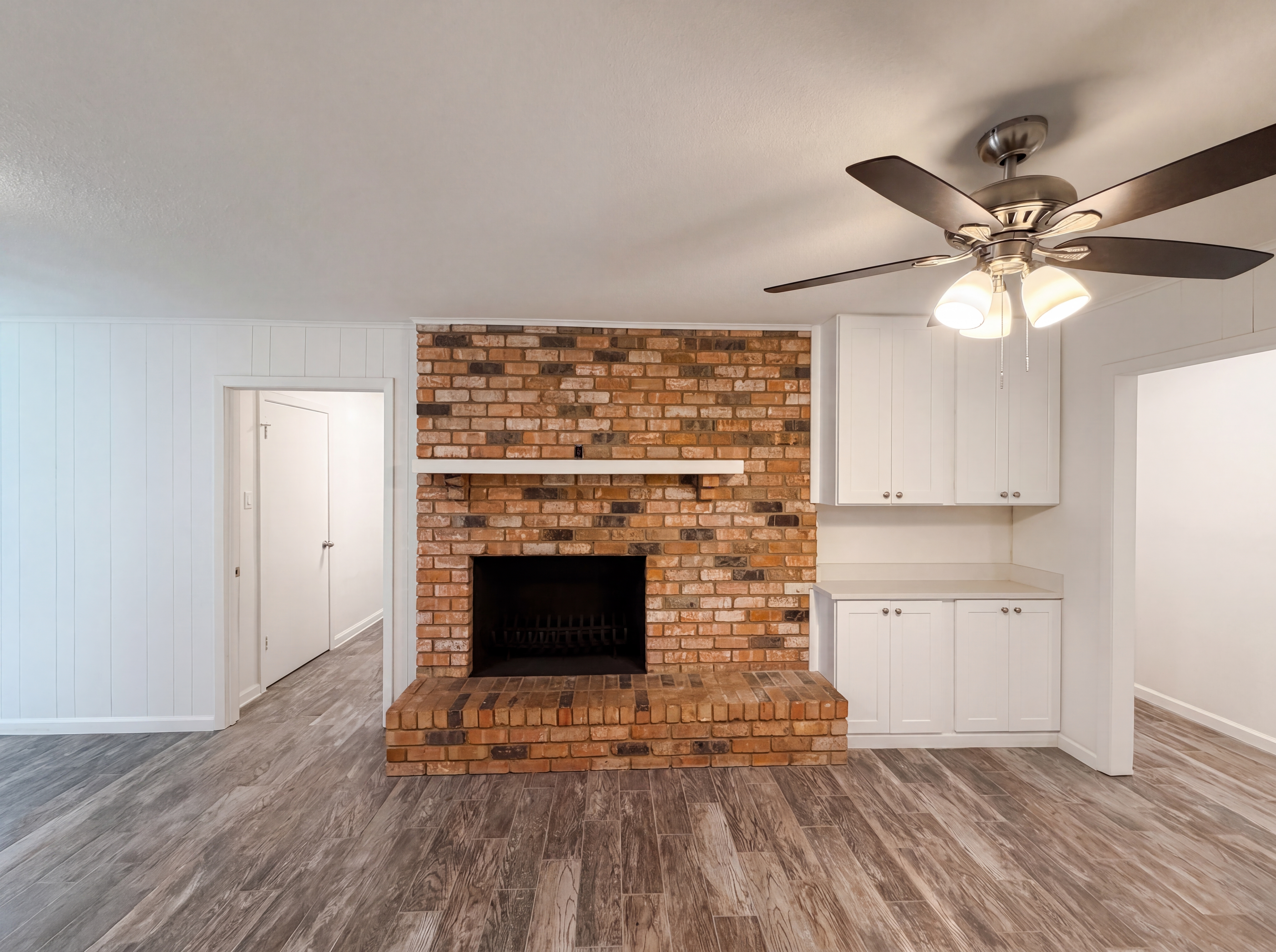 Photo 9 of 21 of 7928 Ella Young Dr, Lakeside, TX