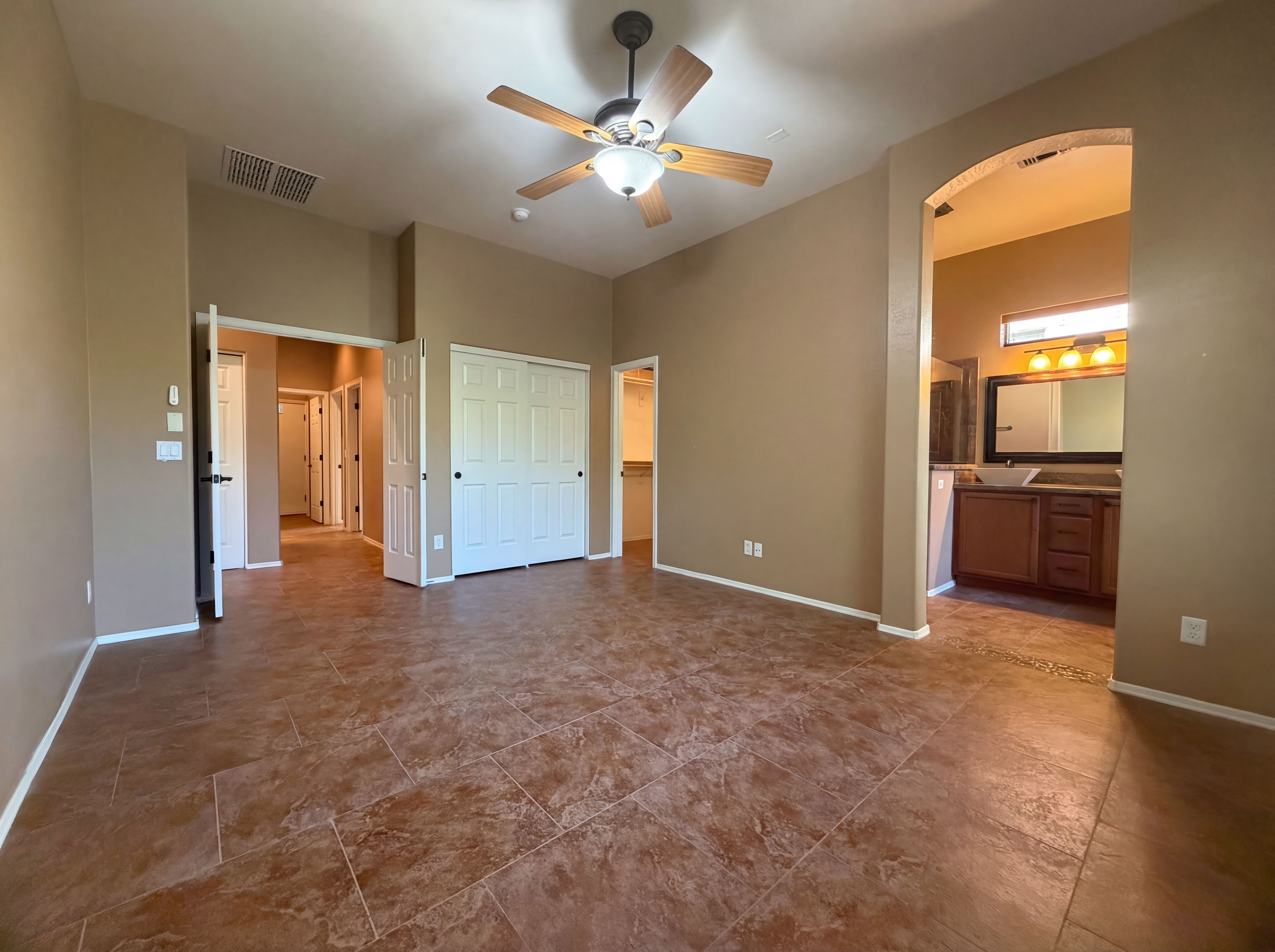 Photo 4 of 18 of 6915 E Portia St, Mesa, AZ