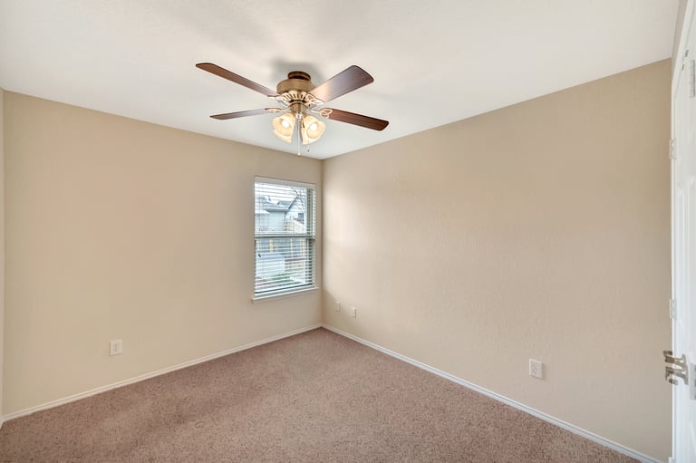 Photo 14 of 20 - 10731 Deauville Dr, Fort Worth, TX 76108