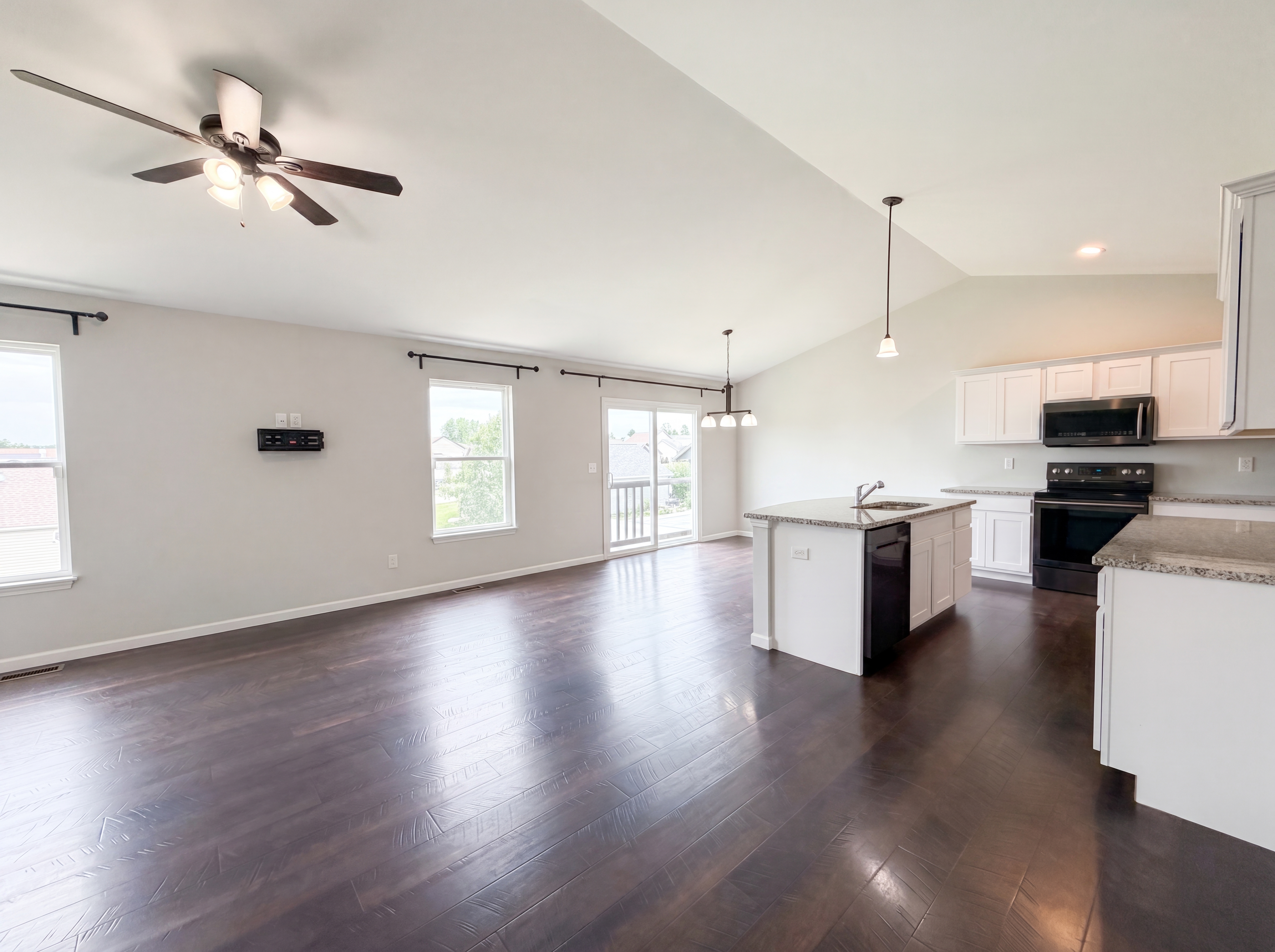 Photo 6 of 28 of 139 Palace Way Dr, Troy, MO