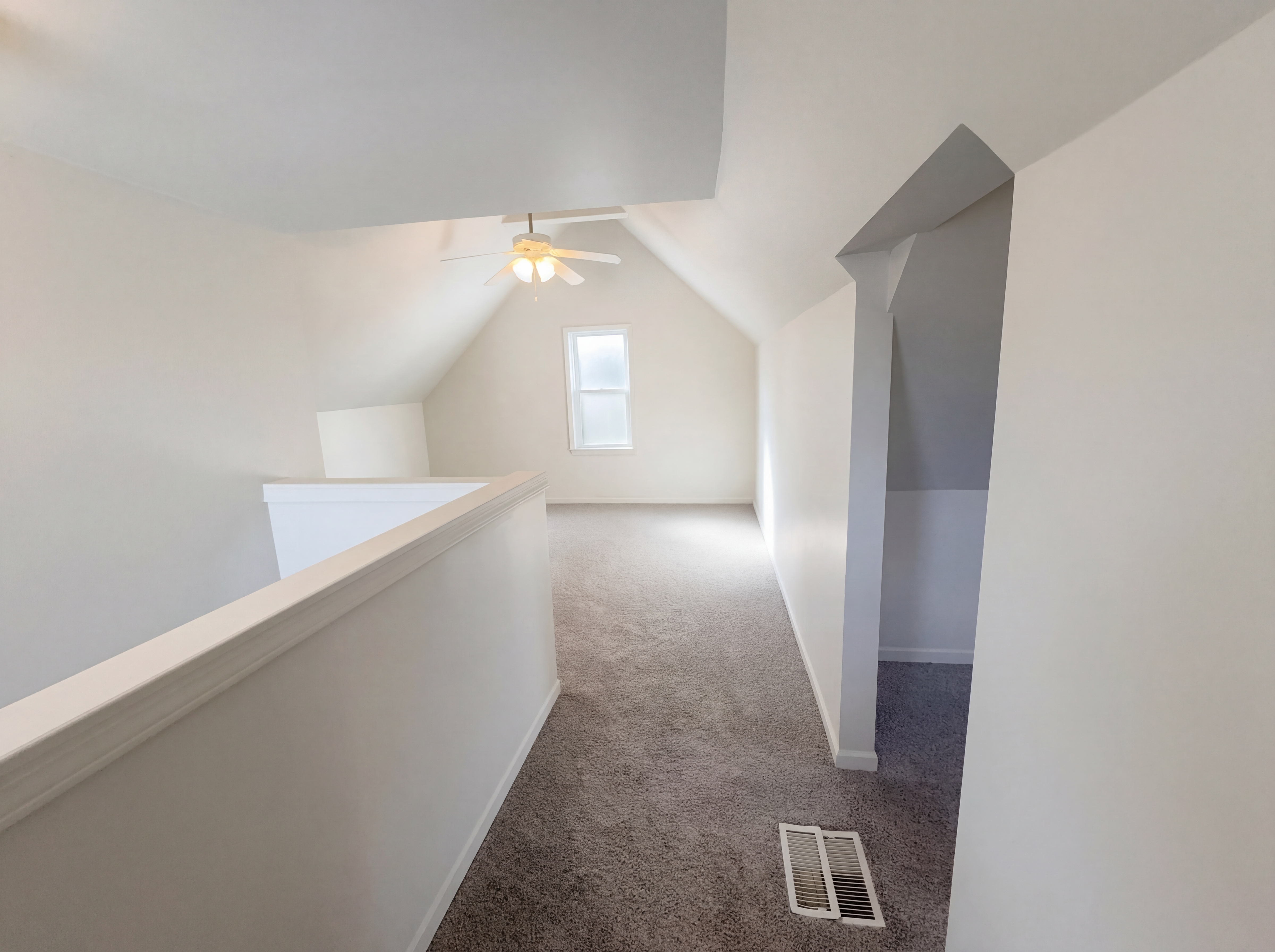 Photo 13 of 24 of 1824 E Hudson Ave, Royal Oak, MI