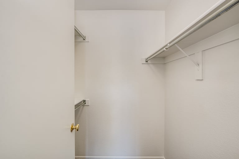 Photo 11 of 18 - 3030 E Villa Rita Dr, Phoenix, AZ 85032