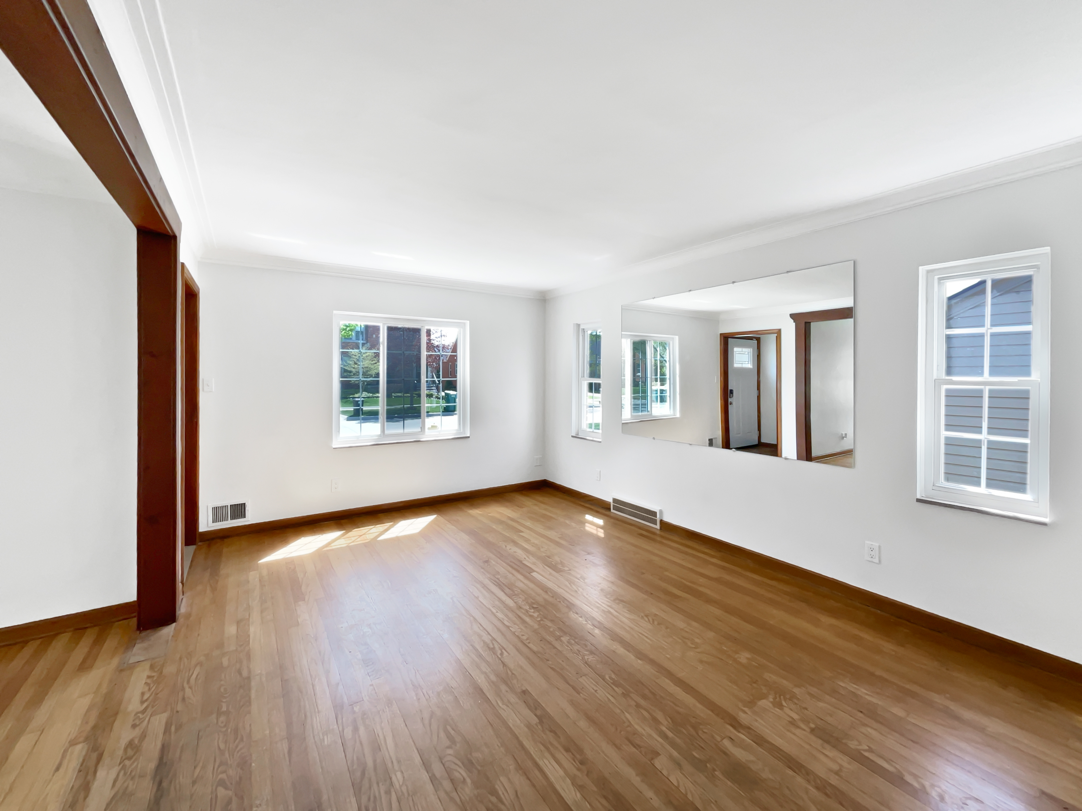 Photo 3 of 23 of 23112 Marlboro St, Dearborn, MI