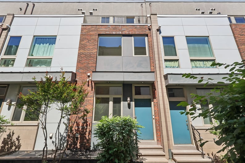 Property photo 1 of 412 N Front St Unit 21