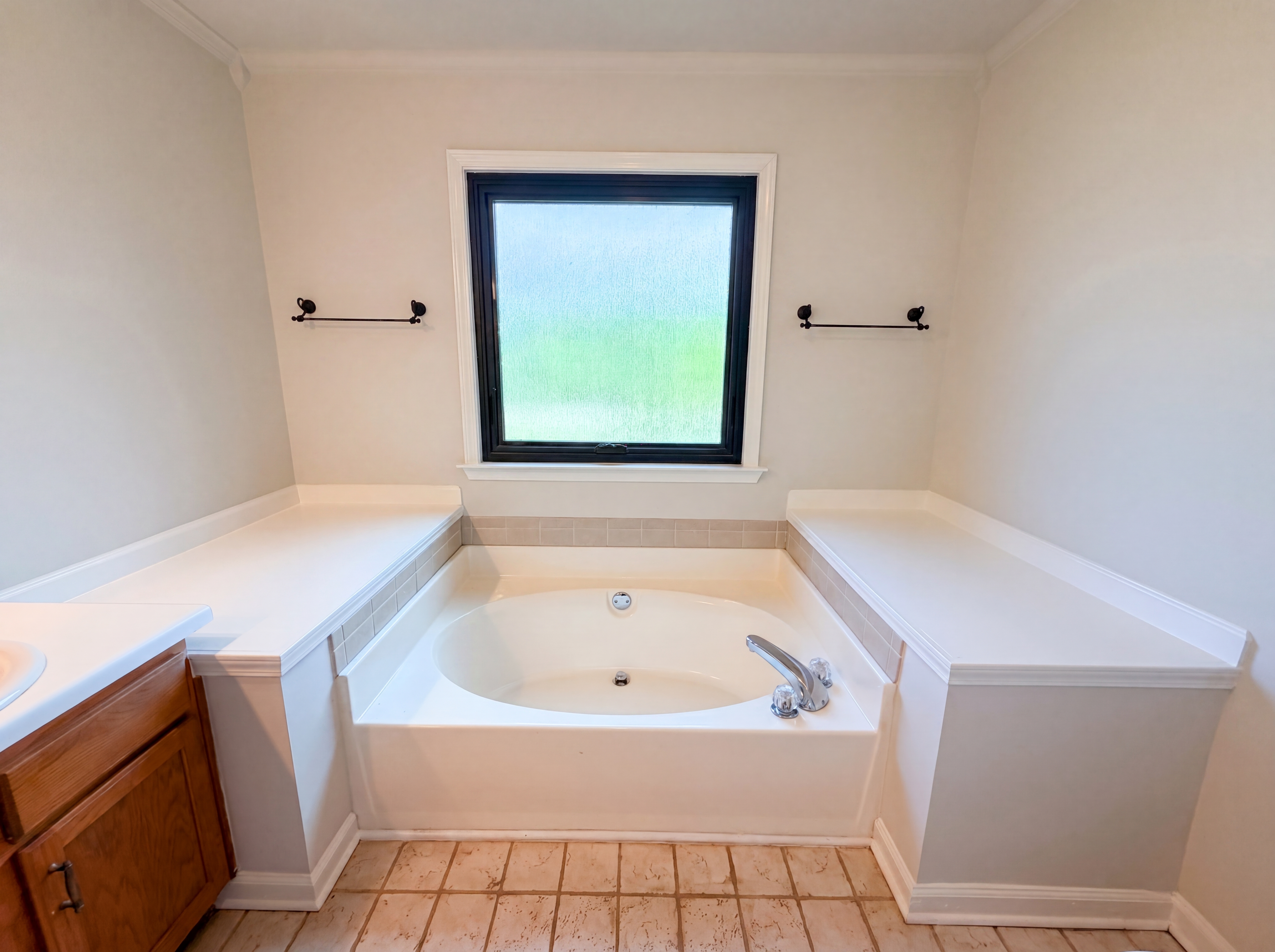 Photo 14 of 24 of 1688 Cedar Springs Cir, Clarksville, TN