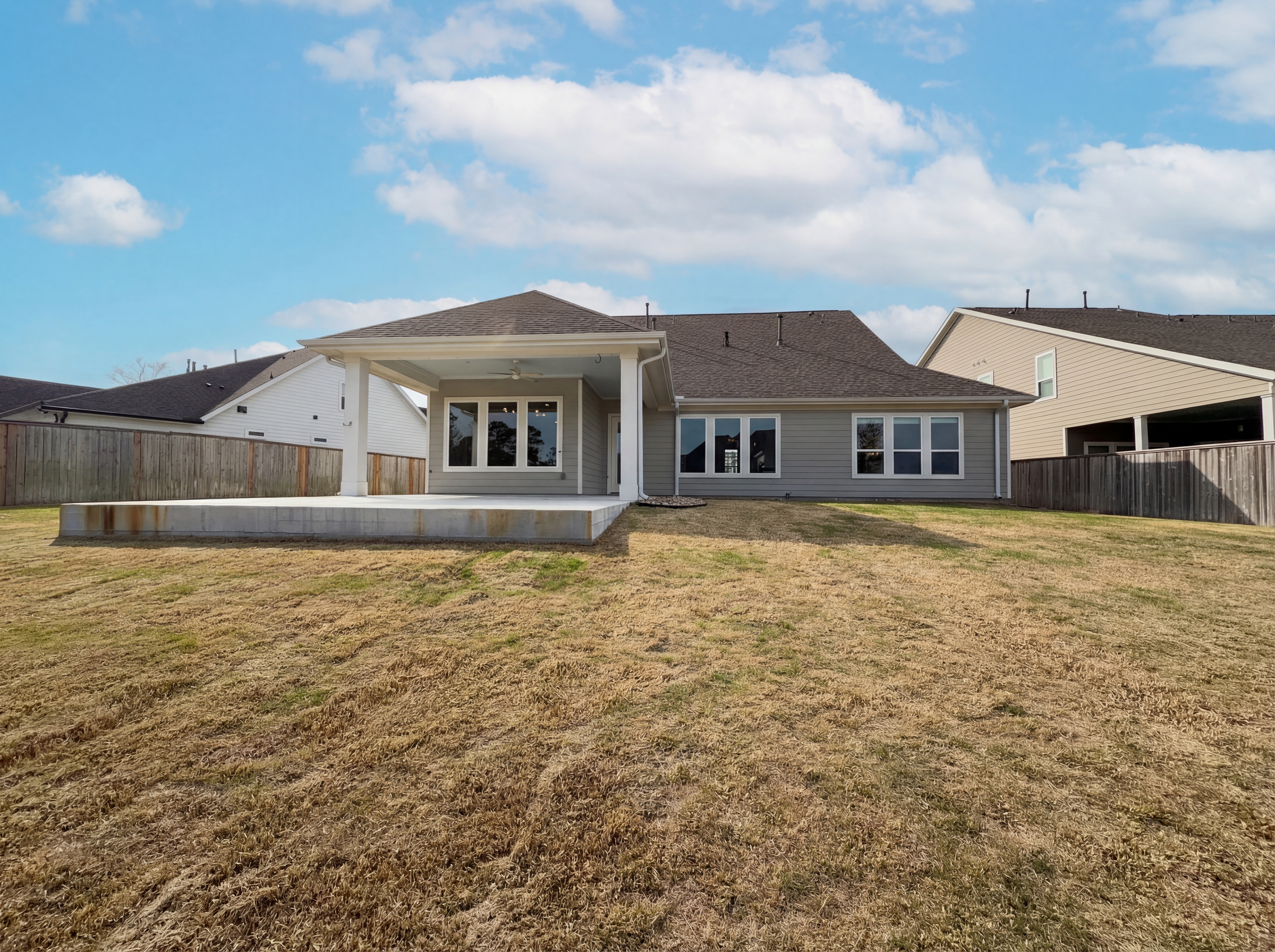 Photo 5 of 23 of 2333 Goldenglade Dr, Conroe, TX