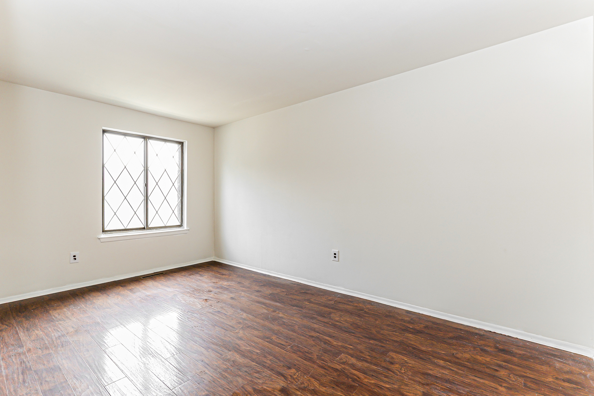 Photo 13 of 23 of 5200 Hilltop Dr, Brookhaven, PA
