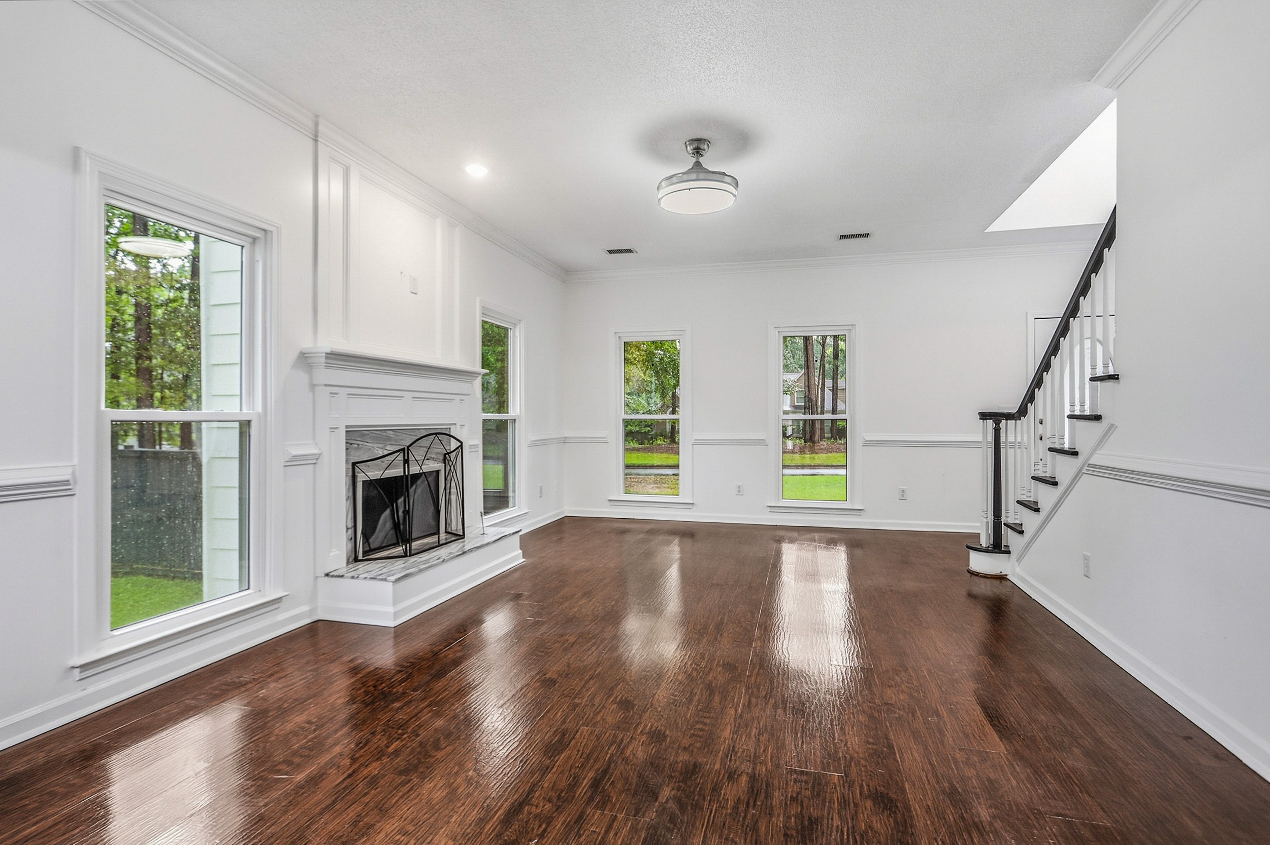 Photo 4 of 40 of 1025 Crown Corners Dr, McDonough, GA