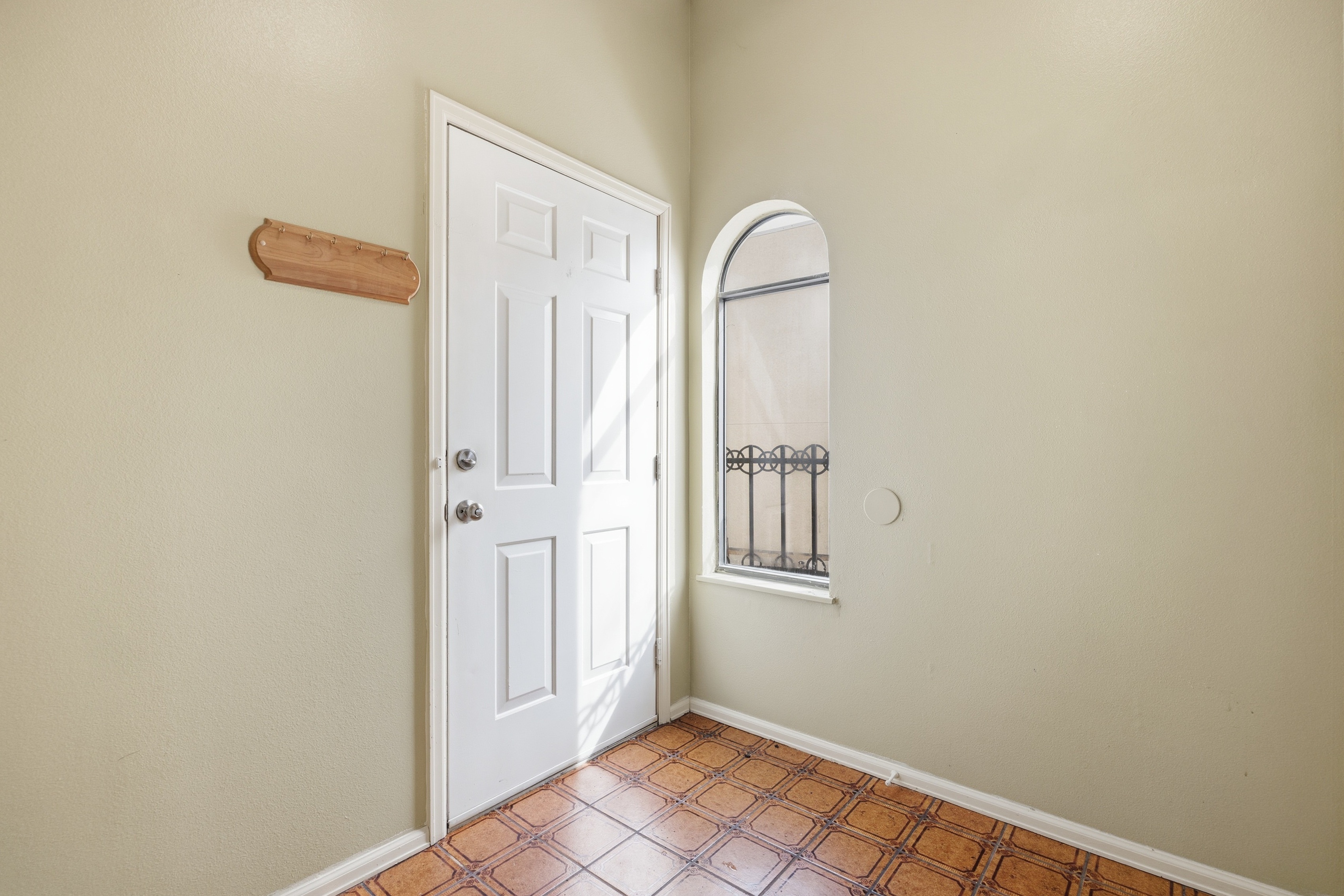 Photo 7 of 32 of 930 Fontmore Rd, Colorado Springs, CO
