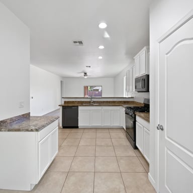 Property photo 2 of 42549 W Monteverde Dr