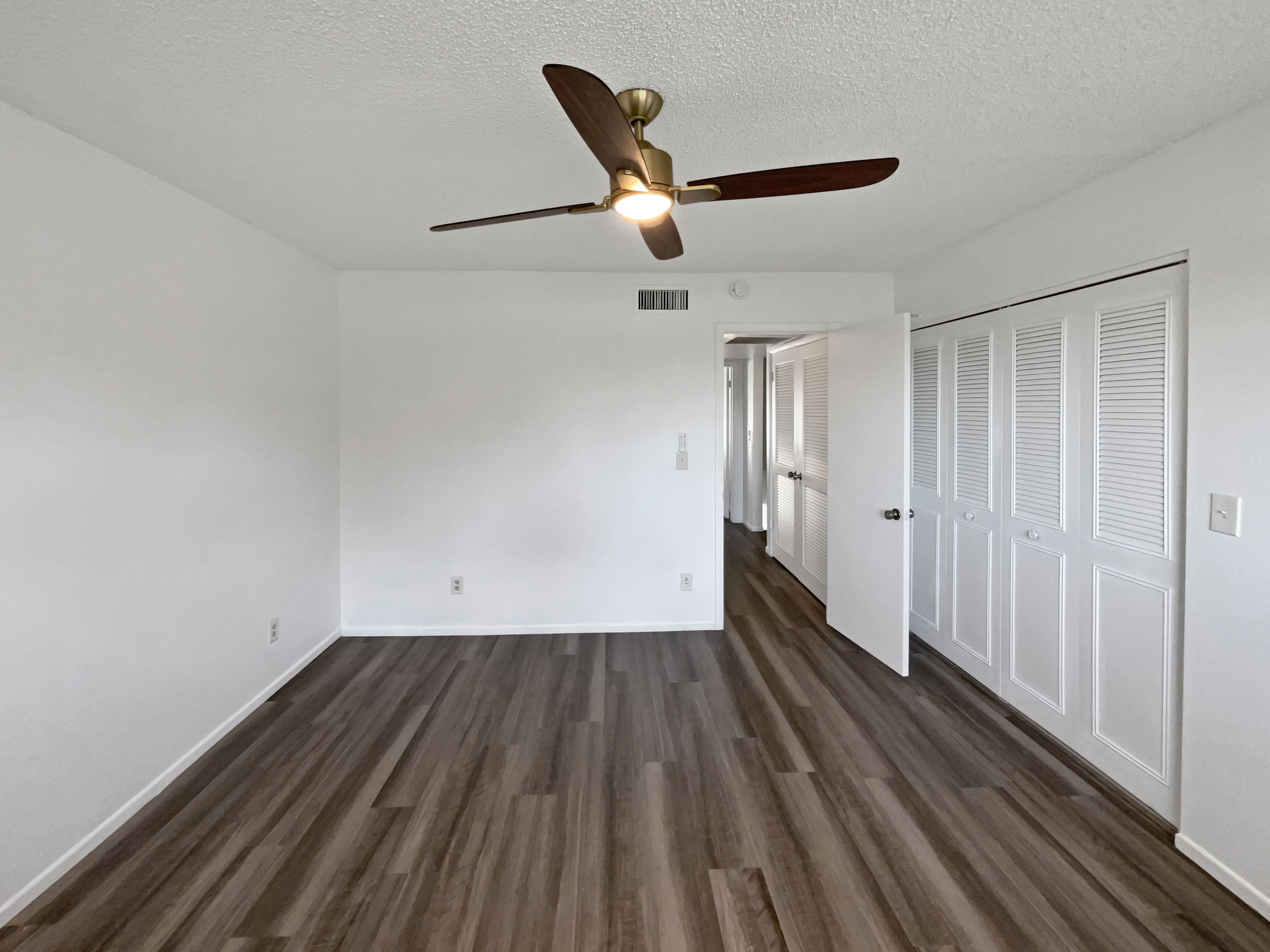 Photo 14 of 18 of 5315 N 18th St, Phoenix, AZ
