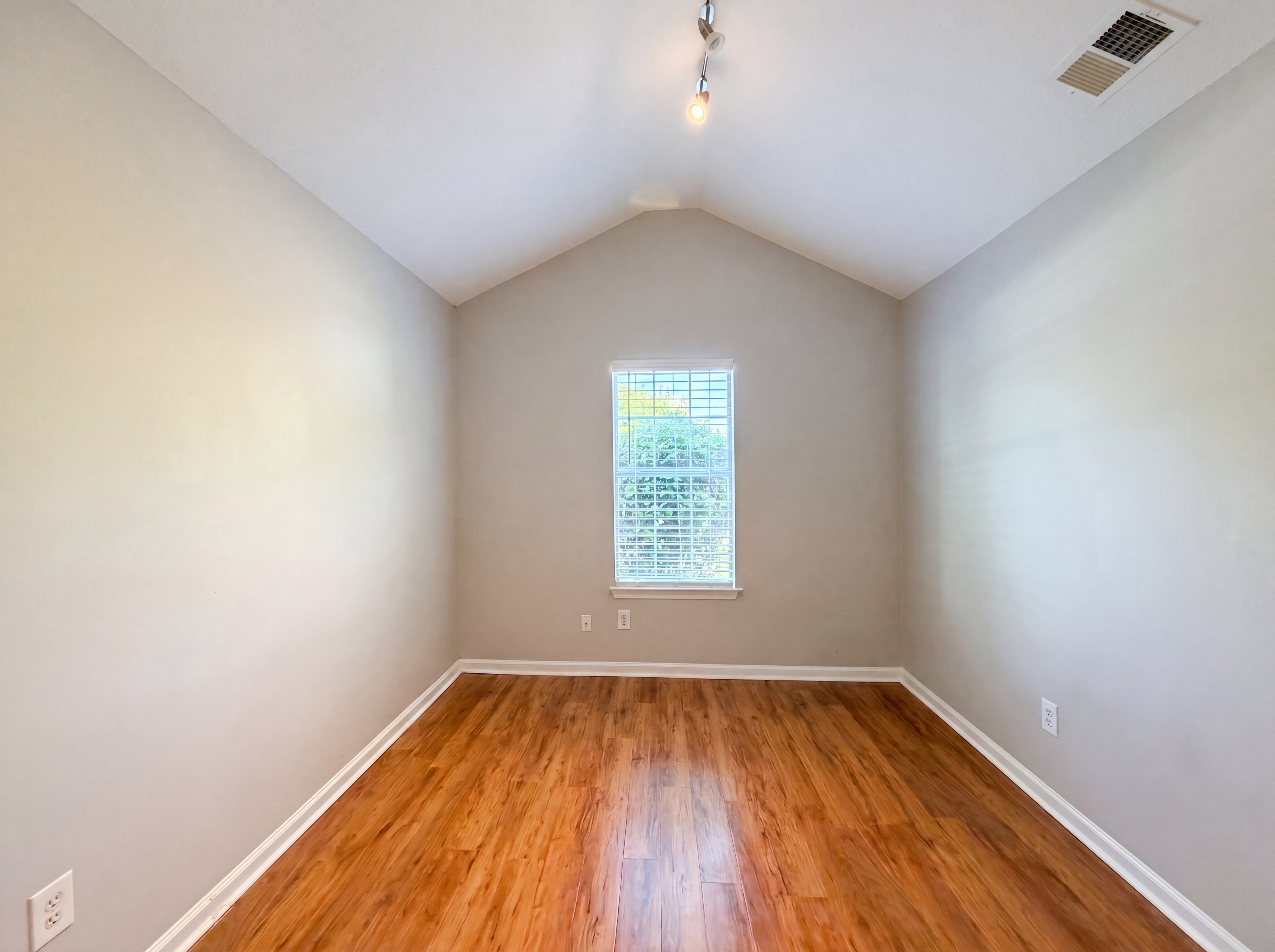 Photo 8 of 19 of 3167 River Oak Rd, Decatur, GA