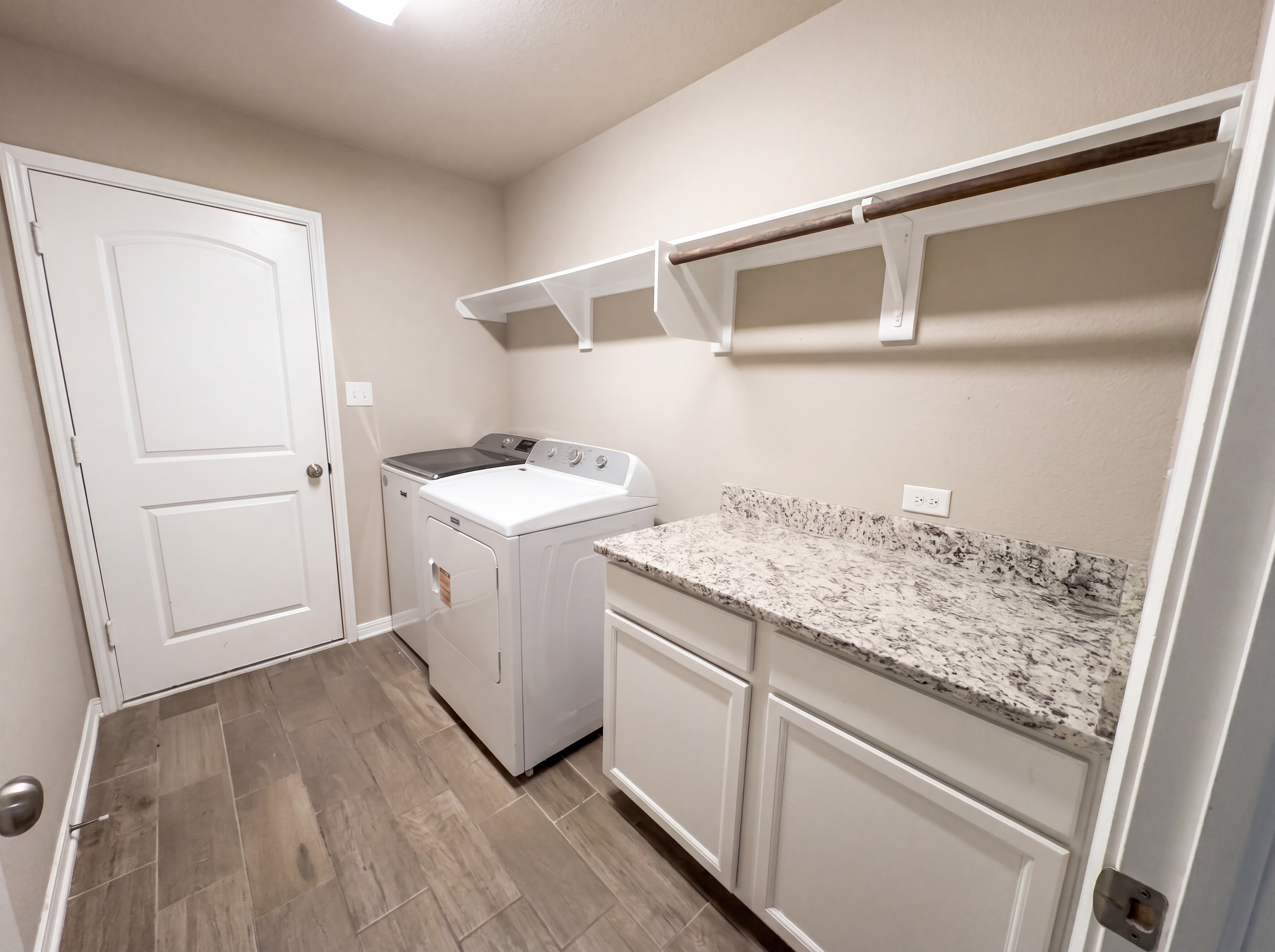 Photo 14 of 27 of 2132 Markley Dr, Bryan, TX