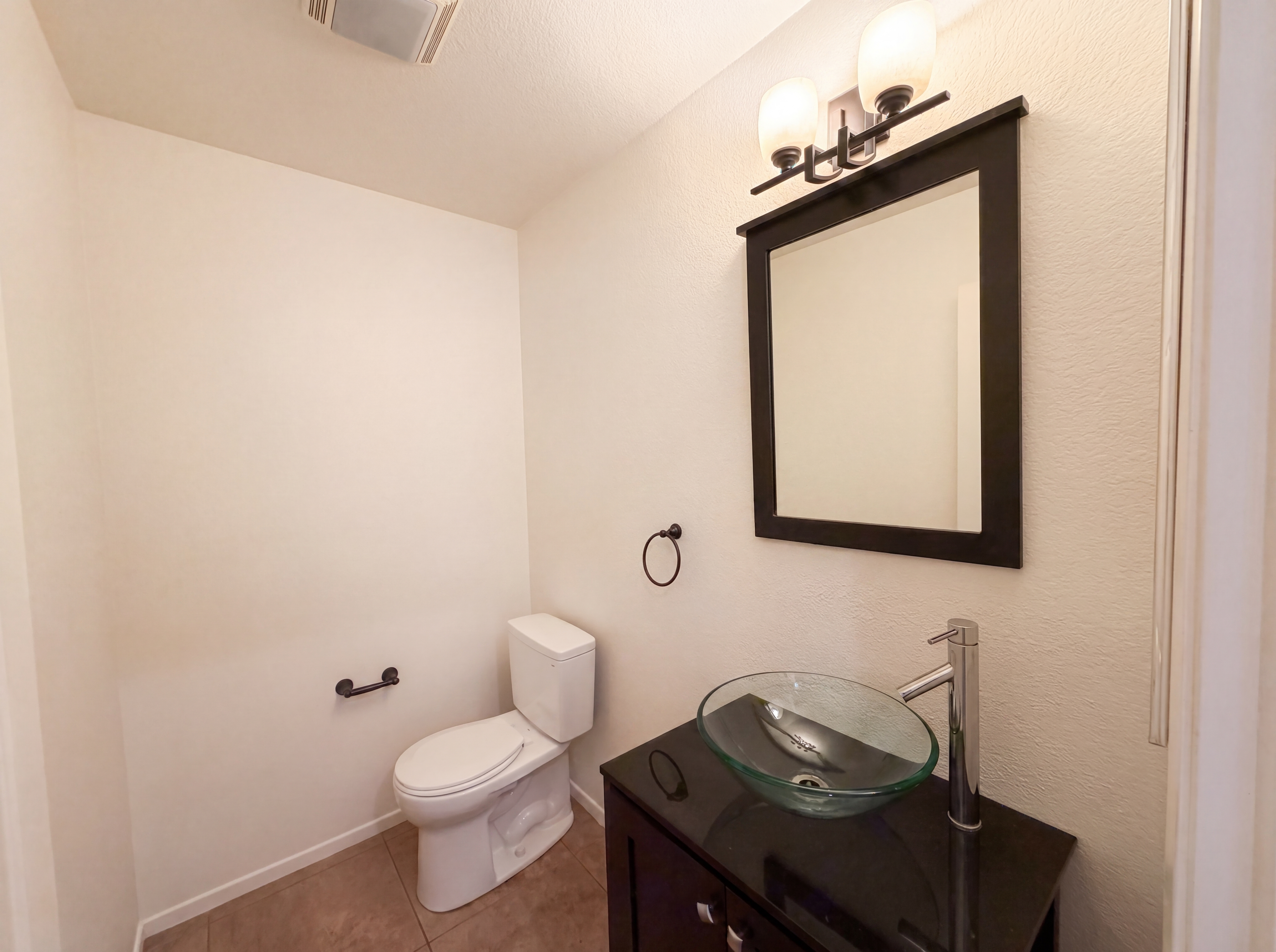 Photo 11 of 20 of 1438 Trouville Ln, Chula Vista, CA