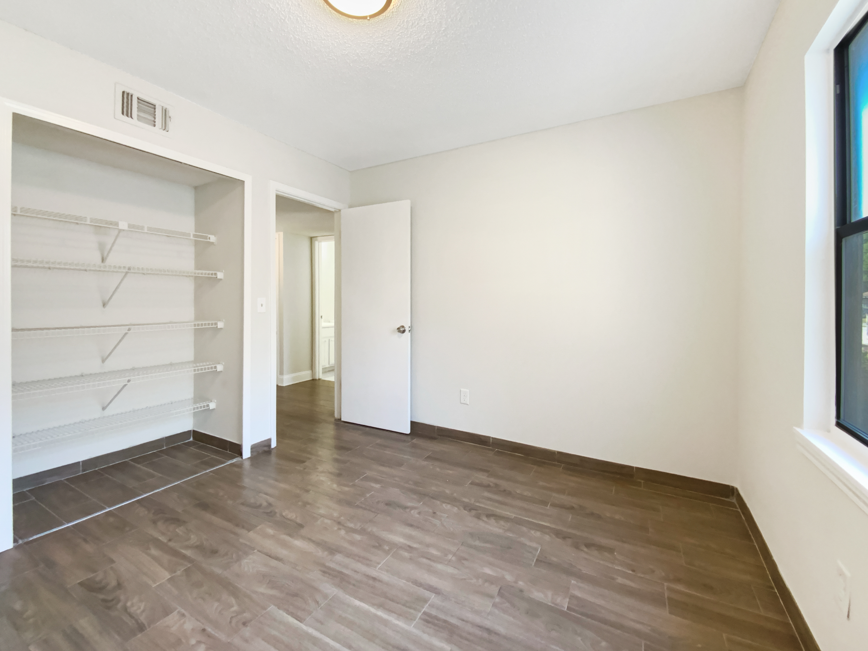 Photo 18 of 21 of 3444 Excalibur Way E, Jacksonville, FL