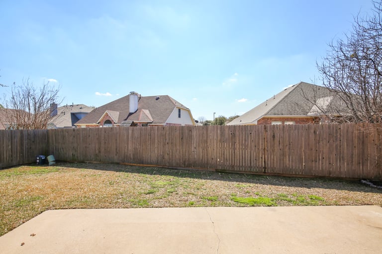 Photo 28 of 29 - 2308 Calmont Dr, Arlington, TX 76001