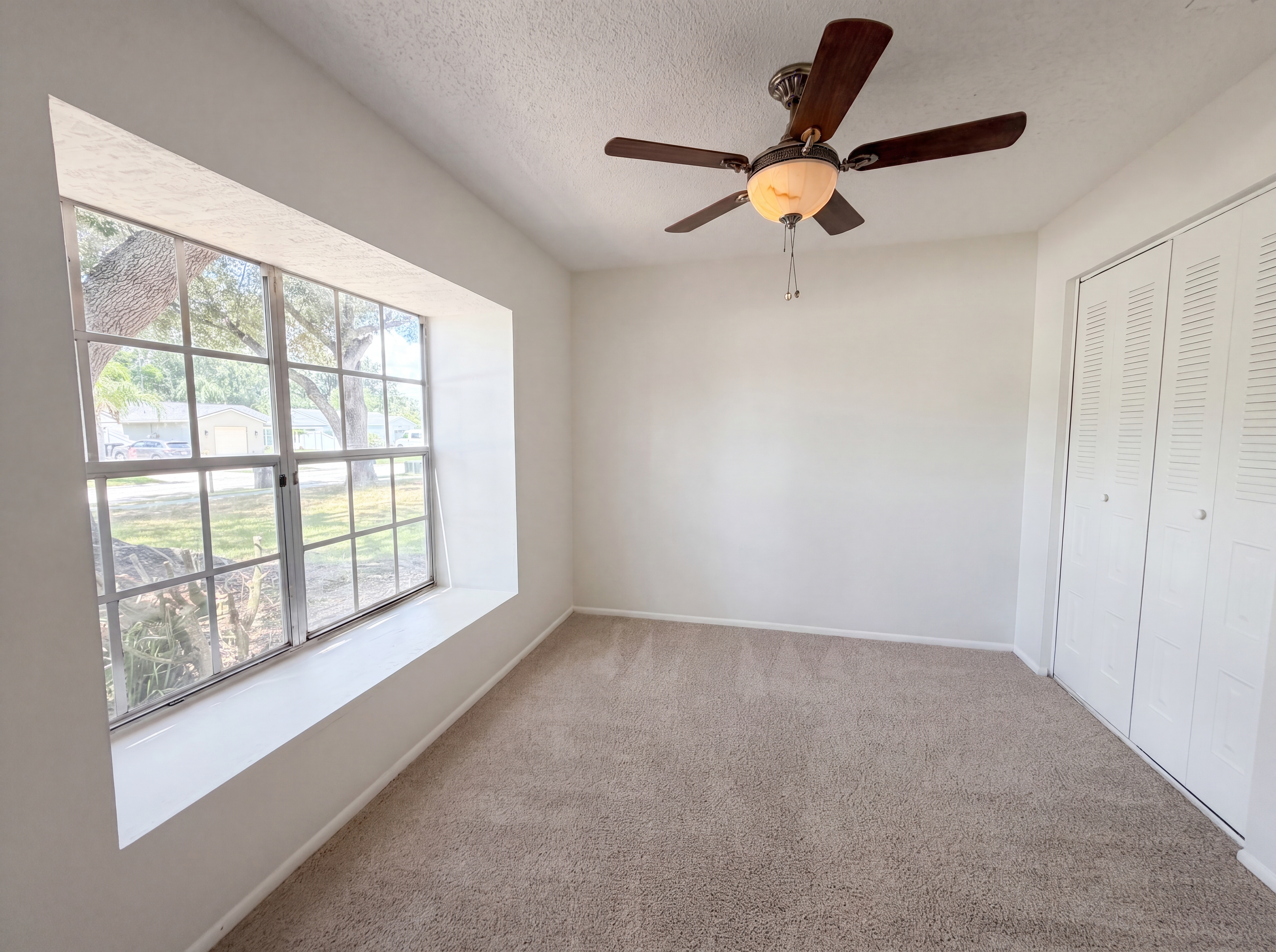 Photo 18 of 27 of 5720 Kneeland Ln, Tampa, FL