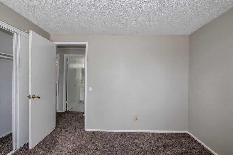 Photo 16 of 25 - 1912 W Dartmouth St, Mesa, AZ 85201