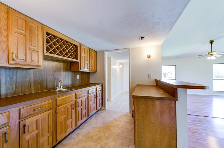 Photo 2 of 28 - 2105 Lewis Trl, Grand Prairie, TX 75052