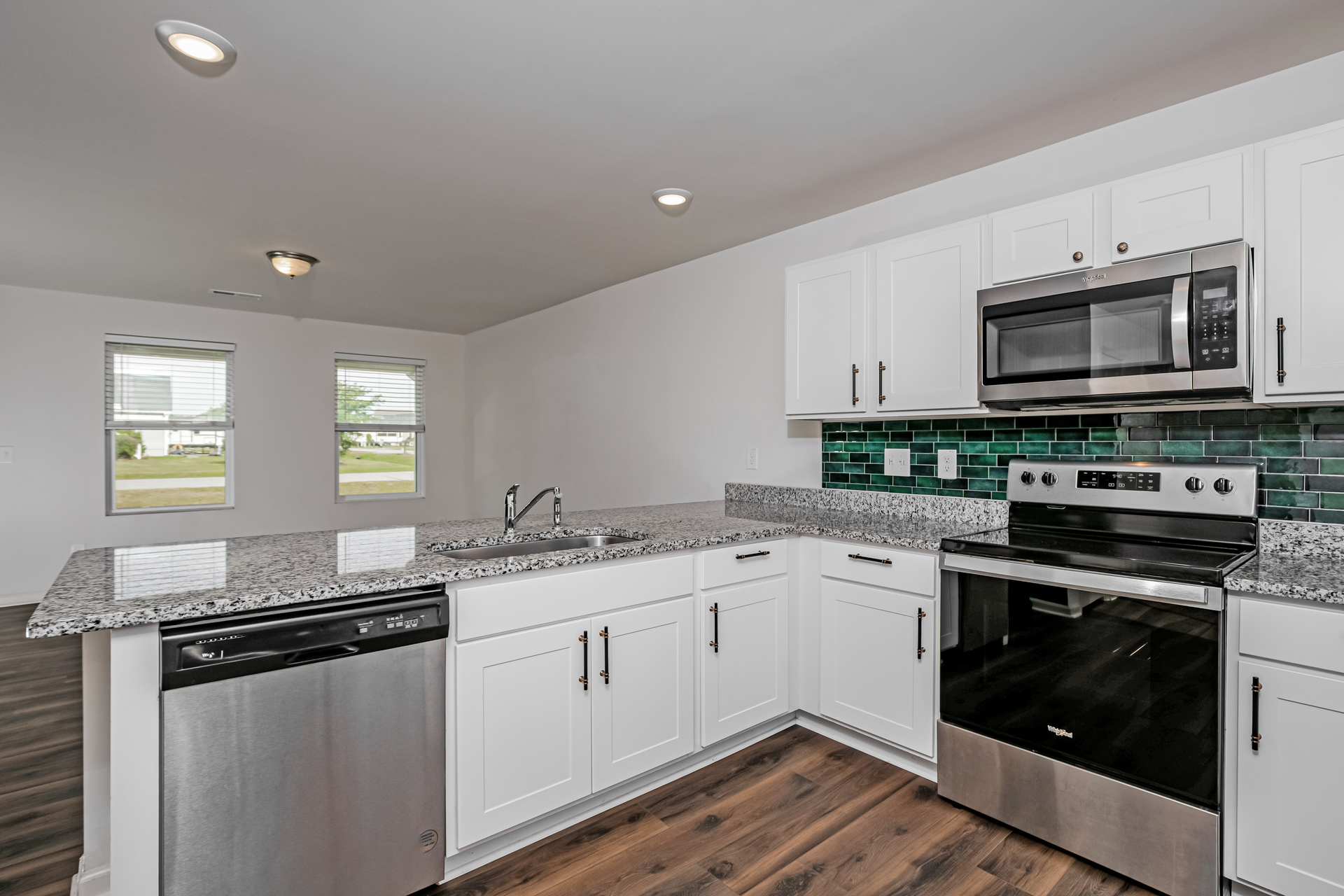 Photo 7 of 22 of 3411 Woodwind Ct, Kinston, NC