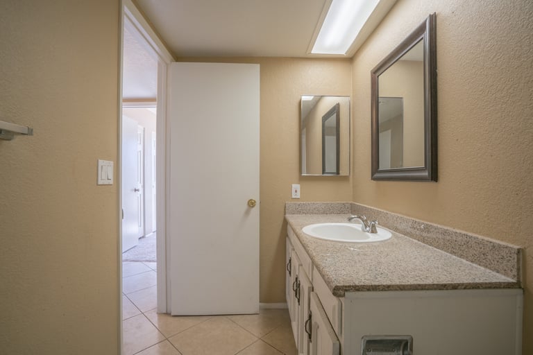 Photo 22 of 26 - 7702 W Catalina Dr, Phoenix, AZ 85033