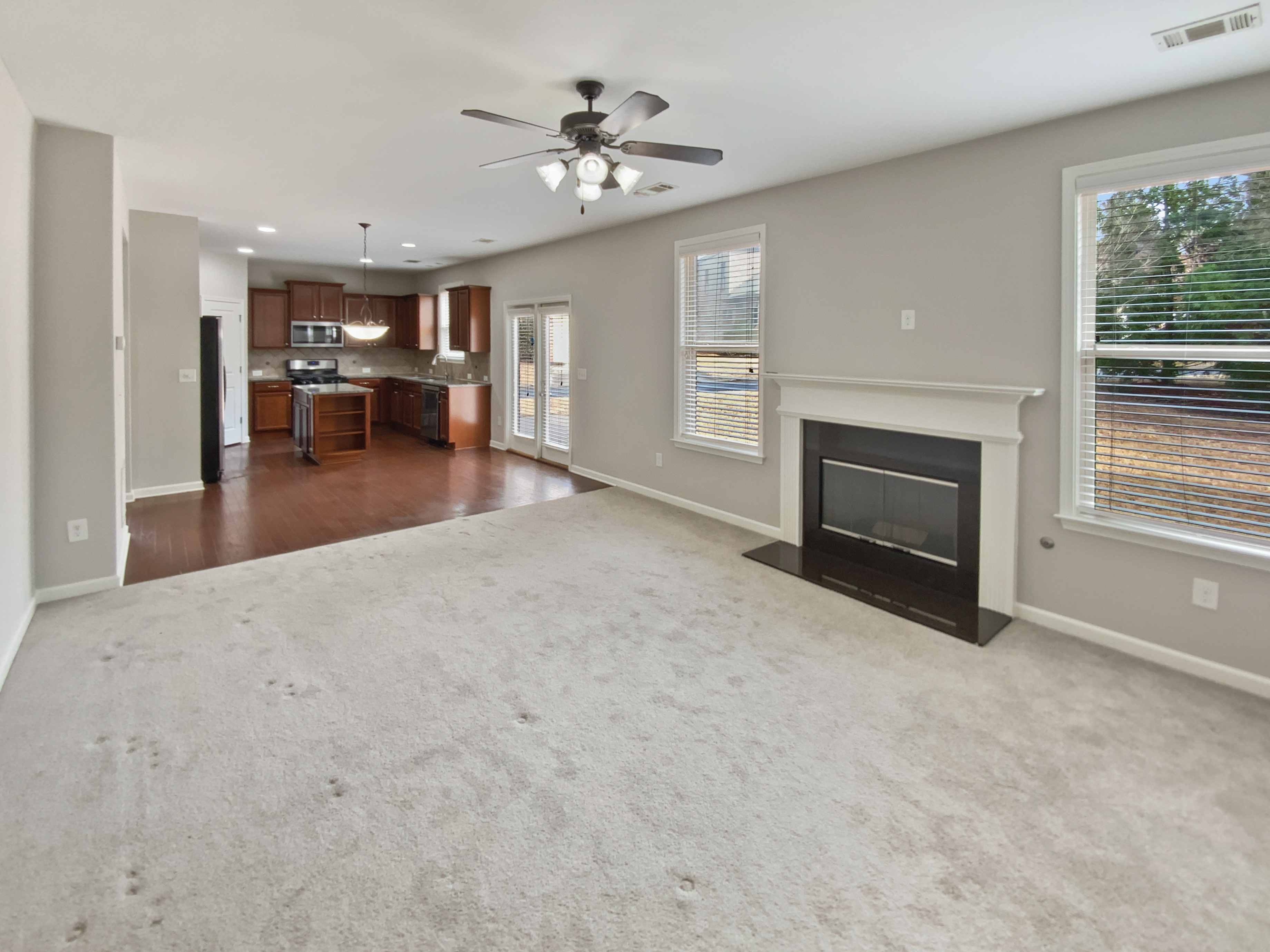 Photo 14 of 26 of 12981 Dartmore Cir, Alpharetta, GA