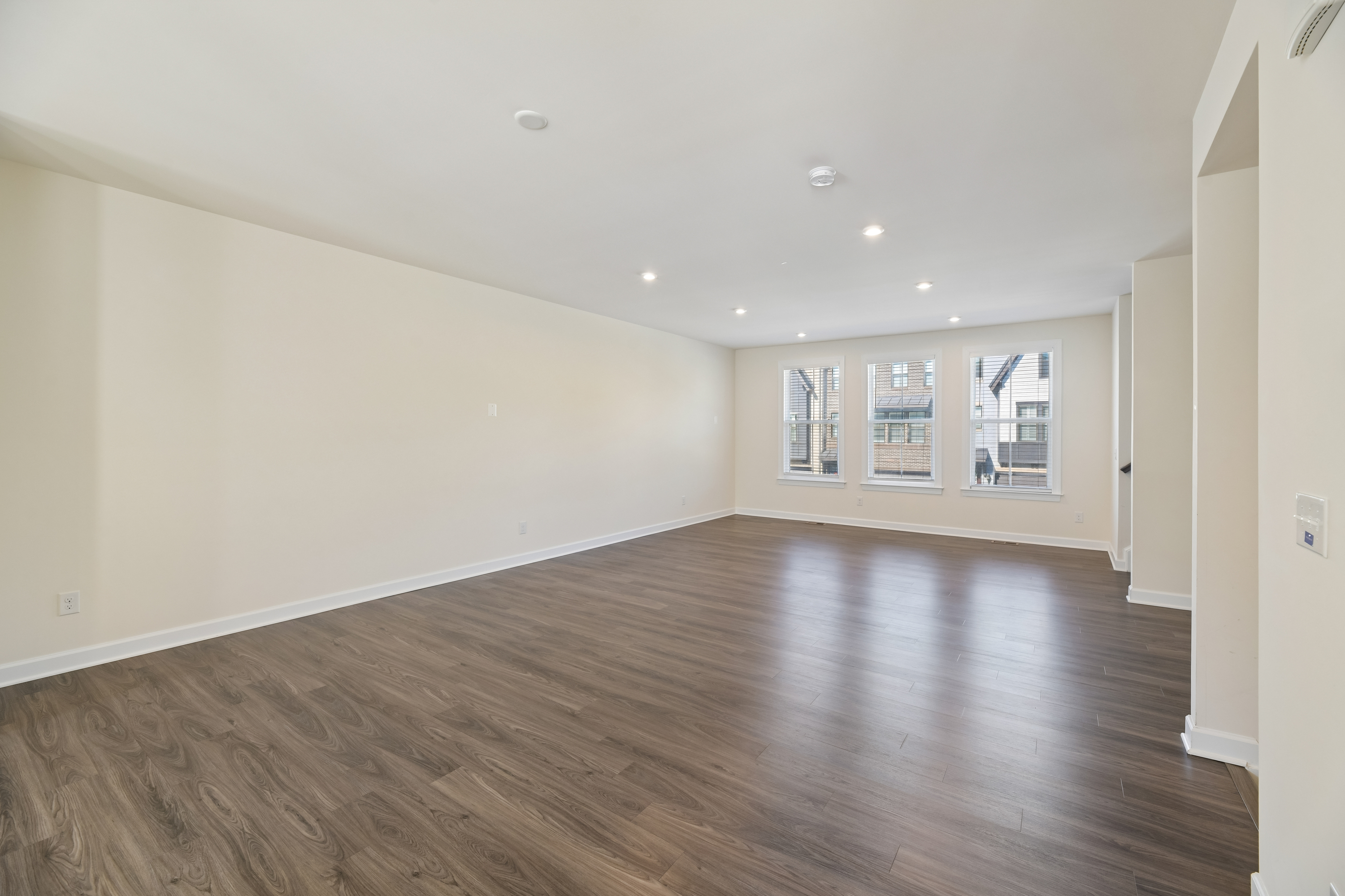 Photo 3 of 60 of 8124 Bock Farm Pl, Alexandria, VA