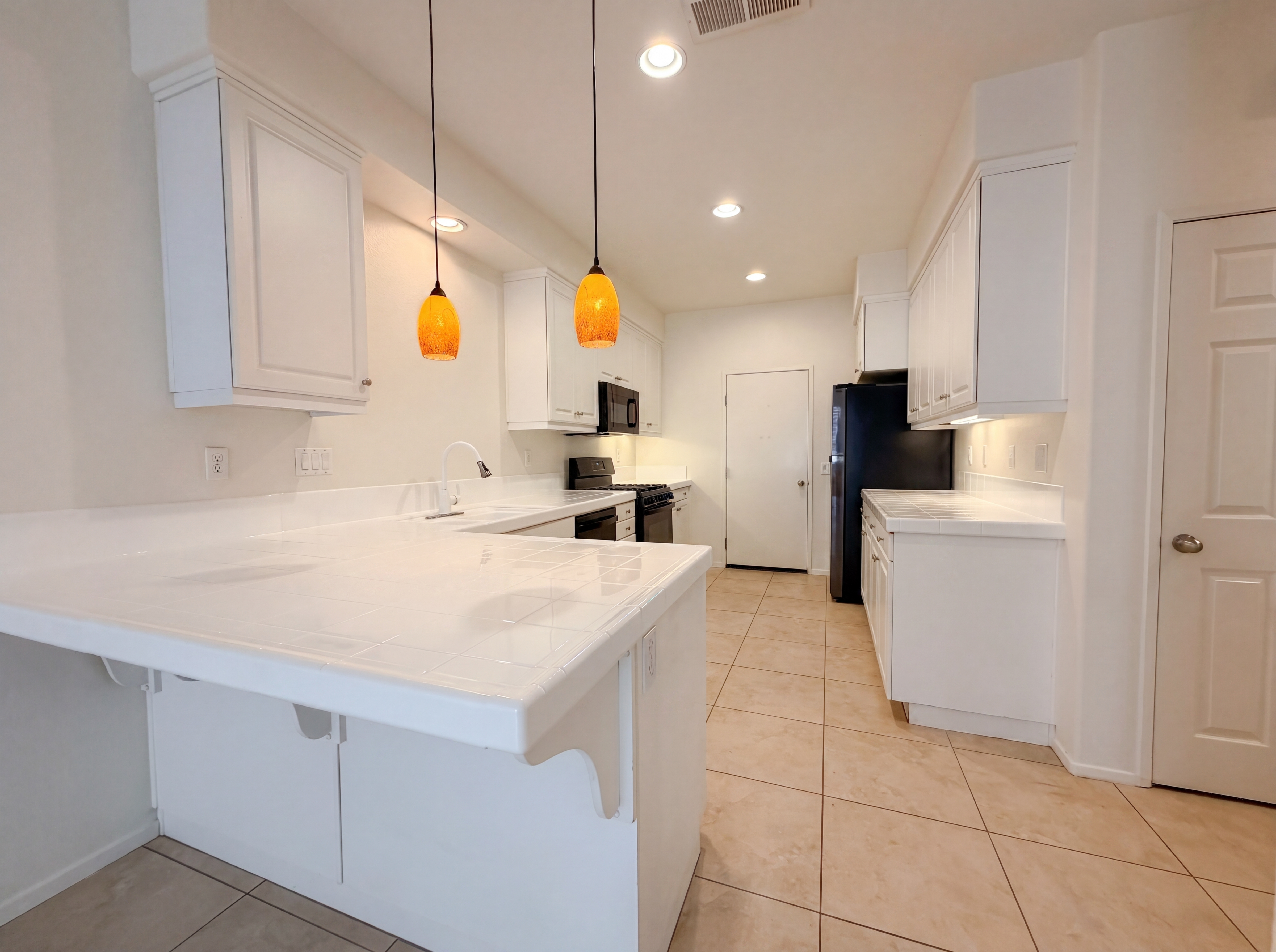Photo 2 of 20 of 1438 Trouville Ln, Chula Vista, CA