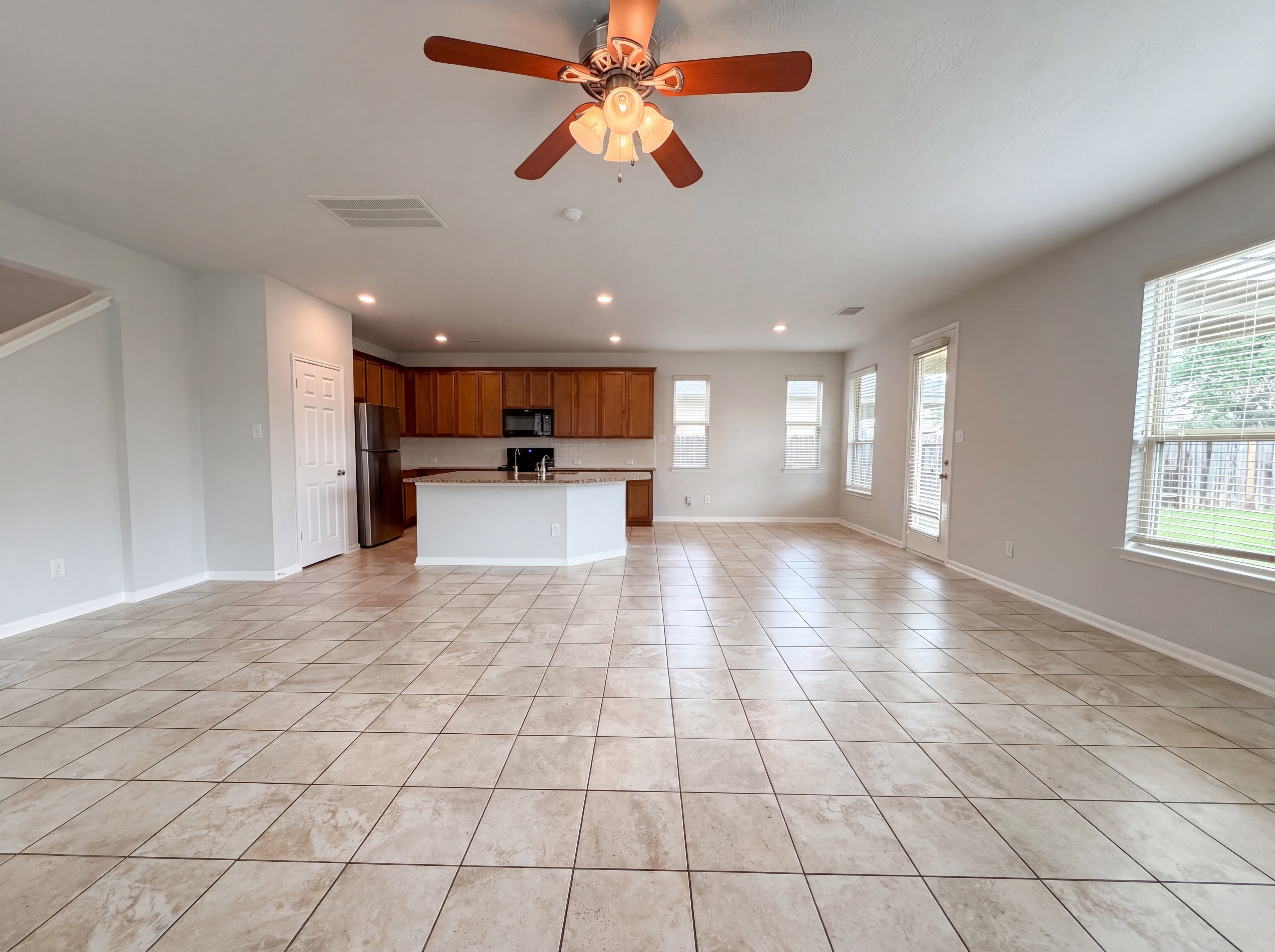Photo 10 of 24 of 4022 Lake Cypress Cir, Houston, TX