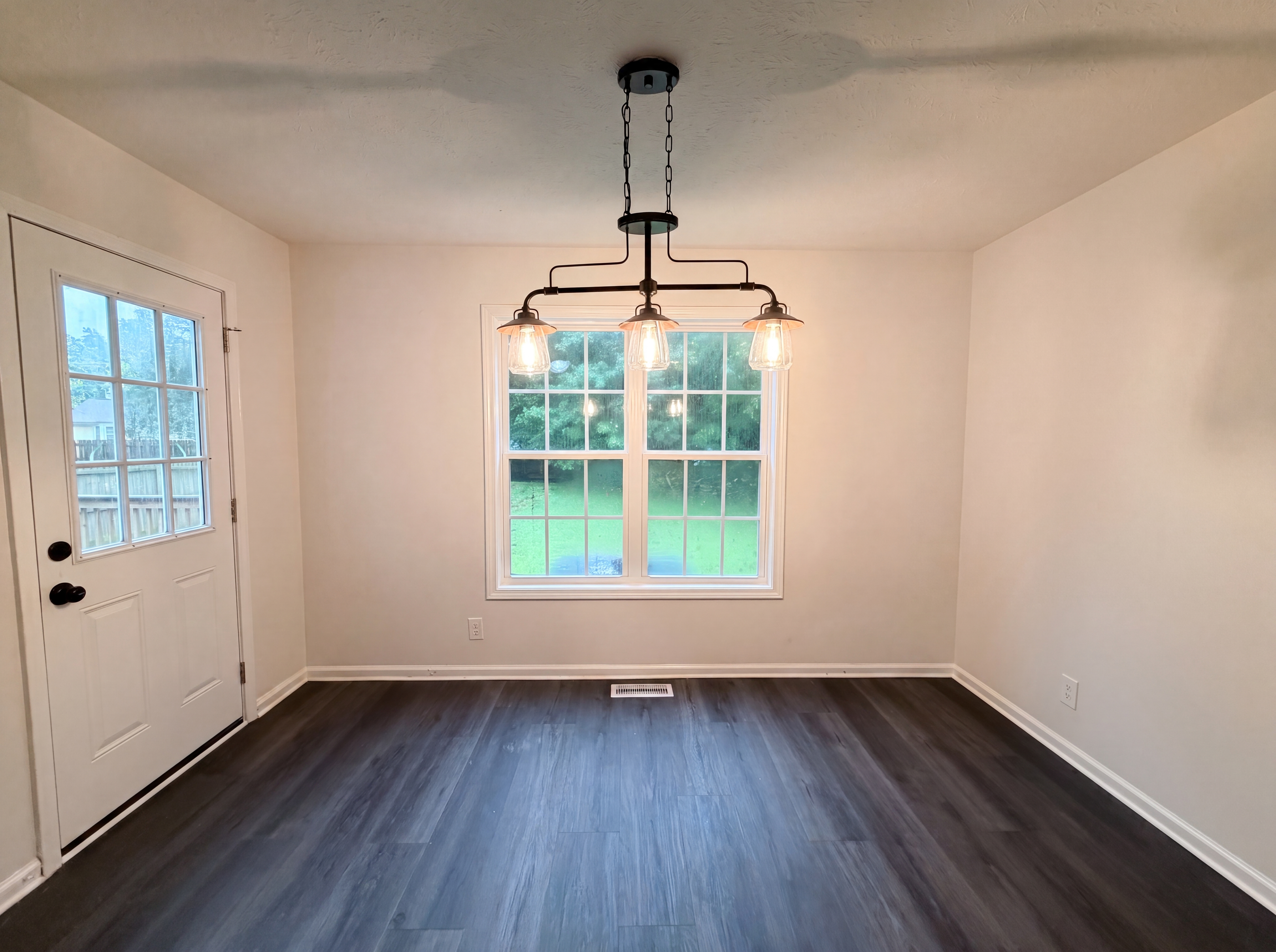 Photo 6 of 22 of 3432 Fox Meadow Way, Clarksville, TN