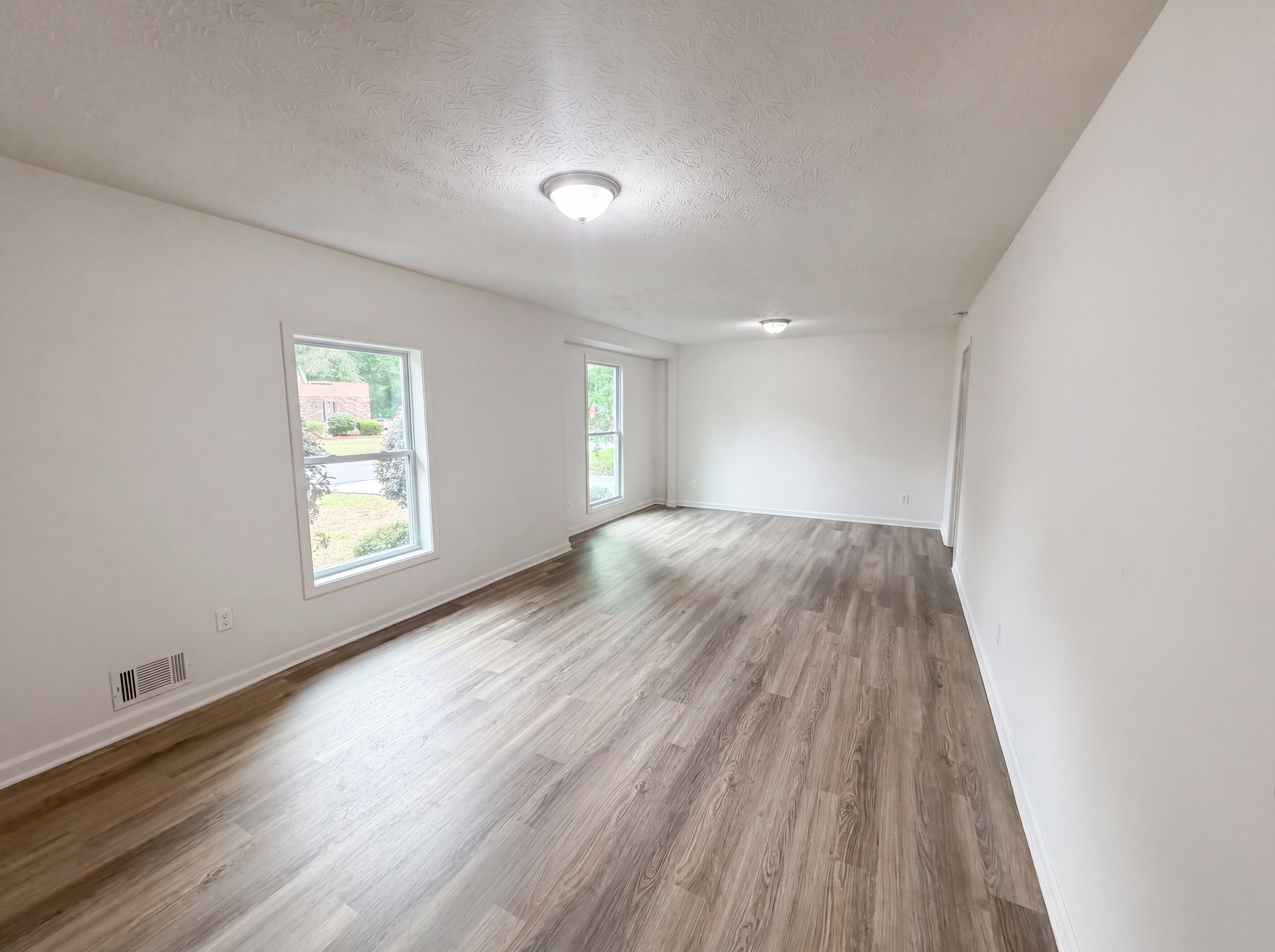 Photo 6 of 25 of 6330 Tahoe Dr, Atlanta, GA