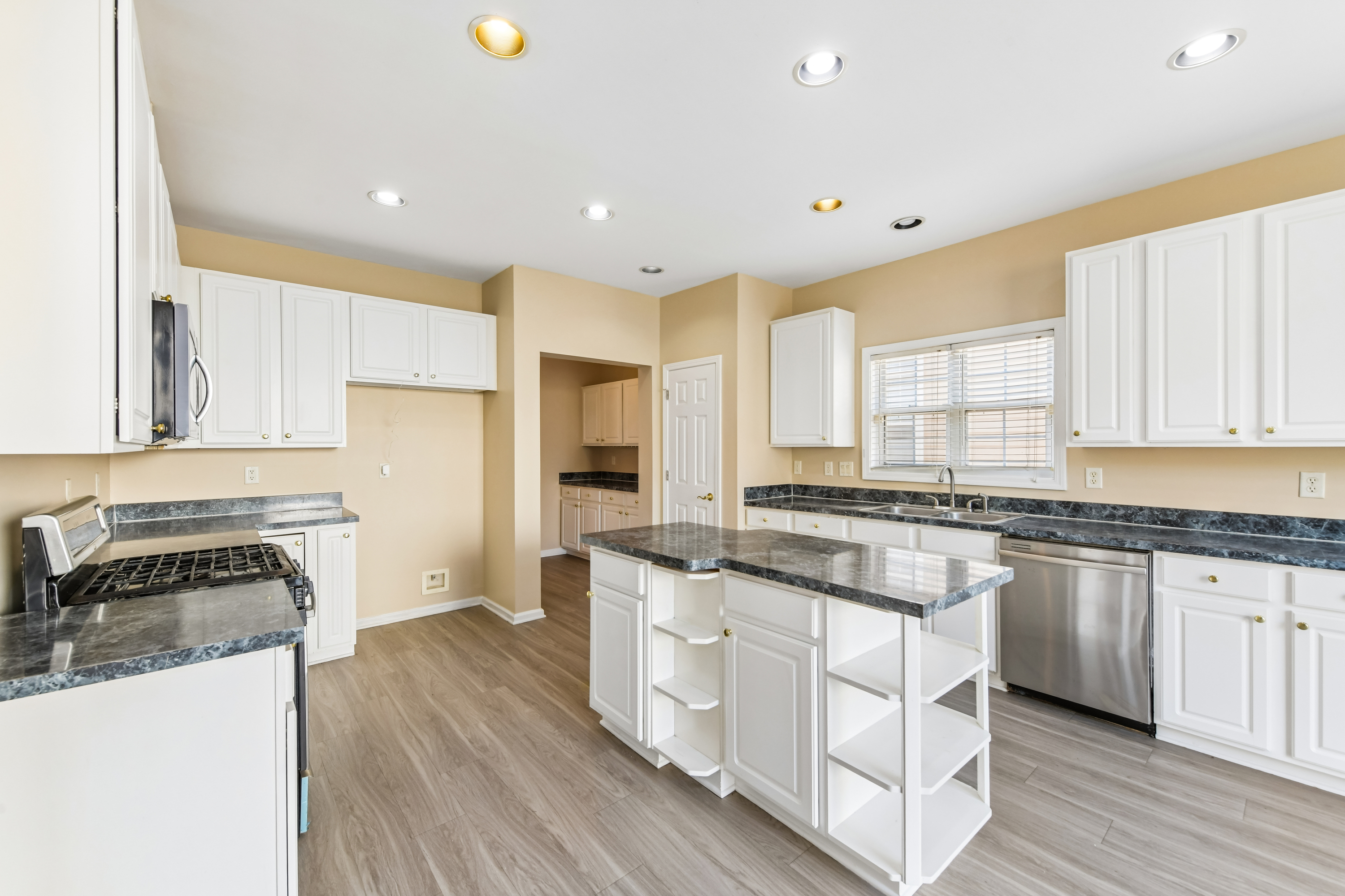 Photo 9 of 44 of 731 Goldenrod Way, Norcross, GA