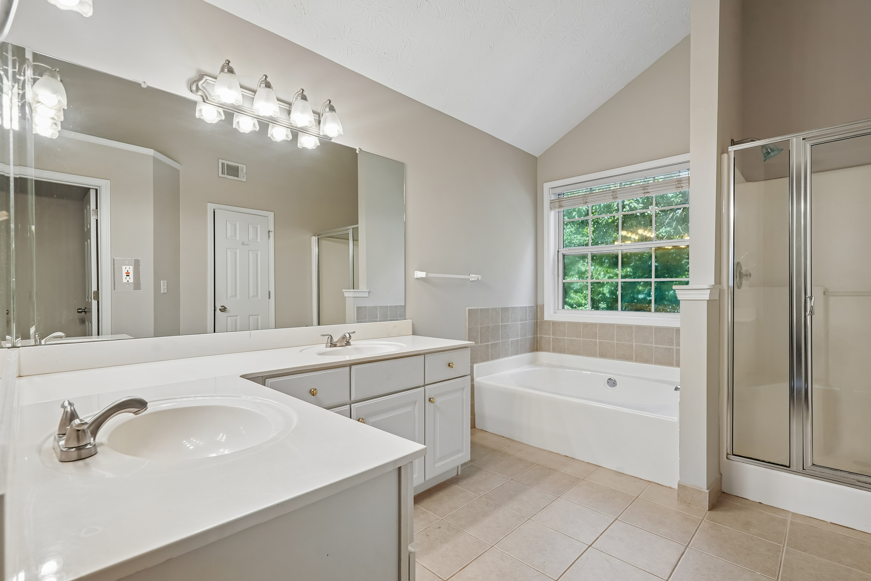 Photo 29 of 68 of 2859 Savannah Walk Ln, Suwanee, GA