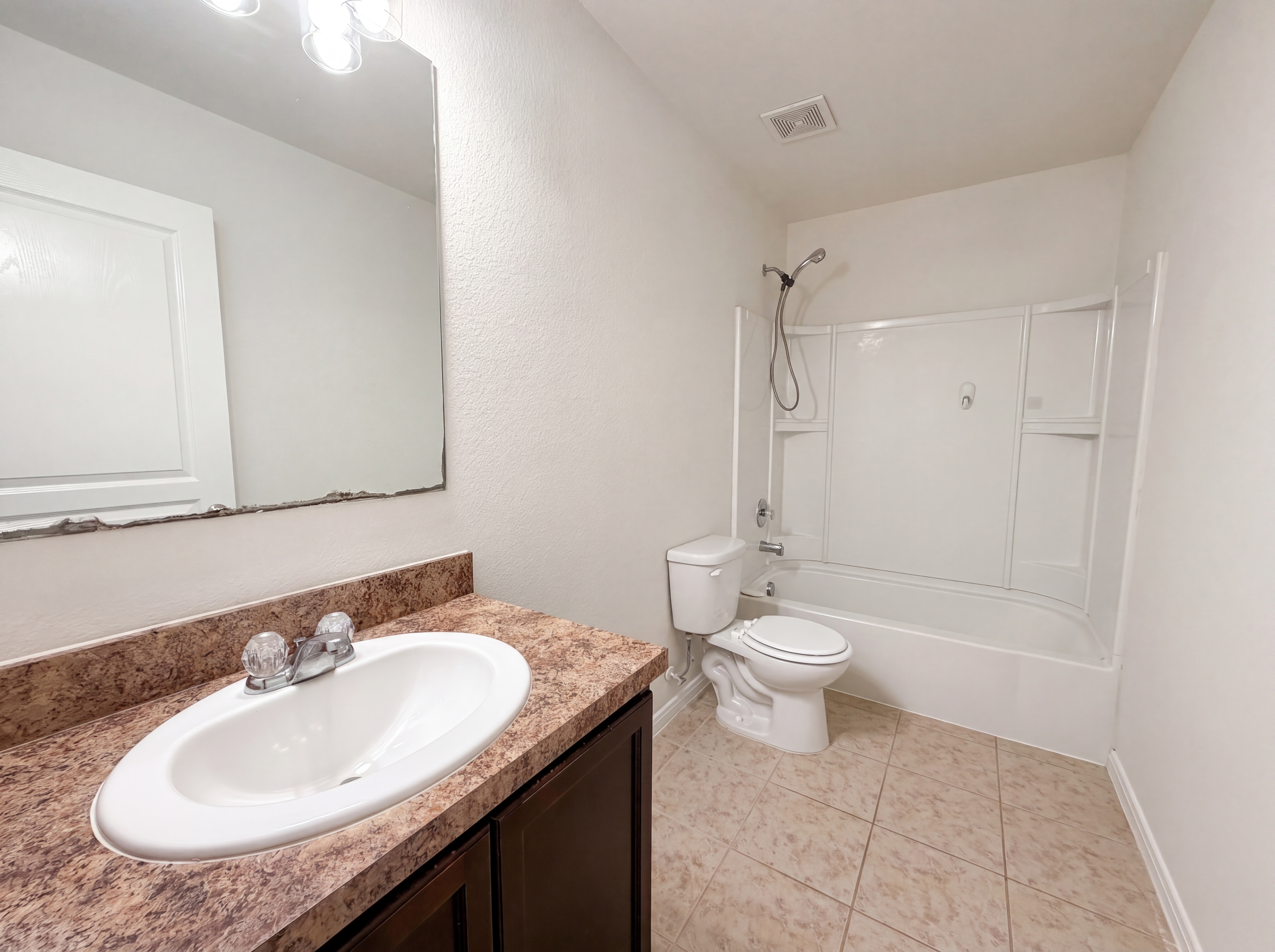 Photo 16 of 20 of 847 Canyon Hill Ln, Rosenberg, TX
