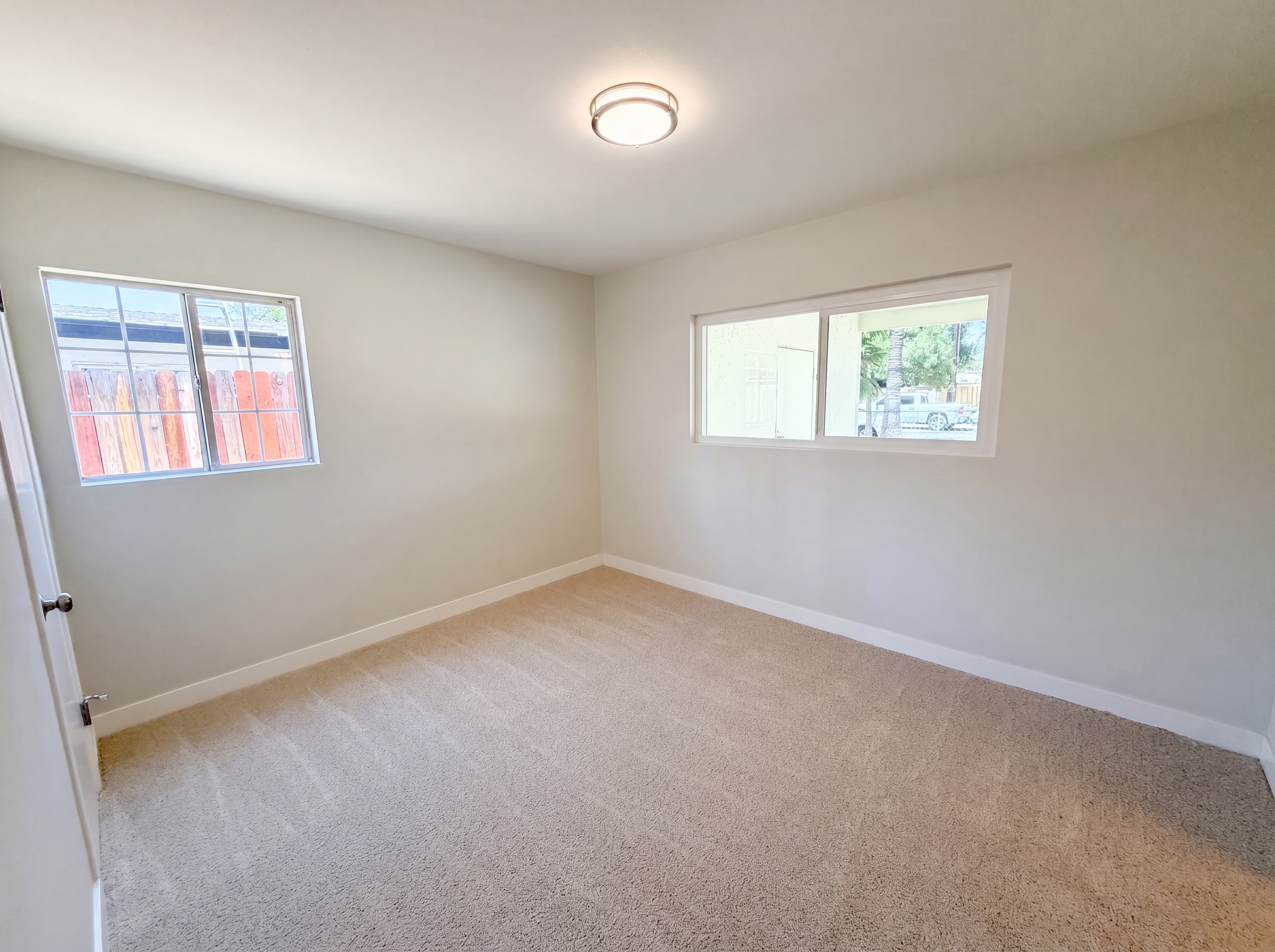 Photo 4 of 23 of 5630 Dewey Ave, Riverside, CA