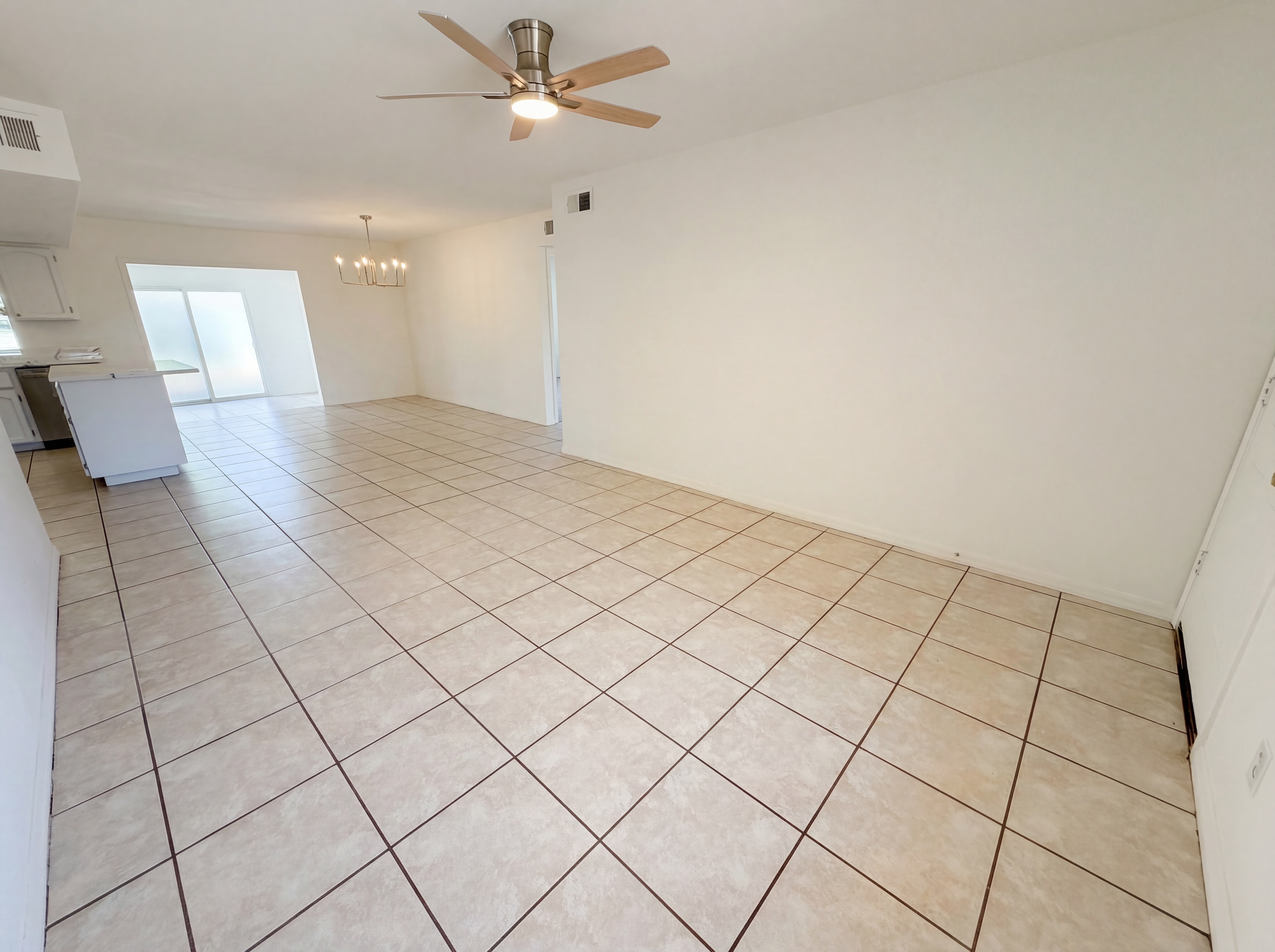 Photo 3 of 30 of 13138 W Sierra Vista Dr, Glendale, AZ