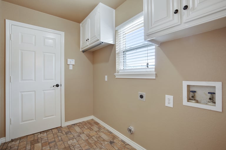 Photo 13 of 26 - 9 Red Oak Ct, Mansfield, TX 76063
