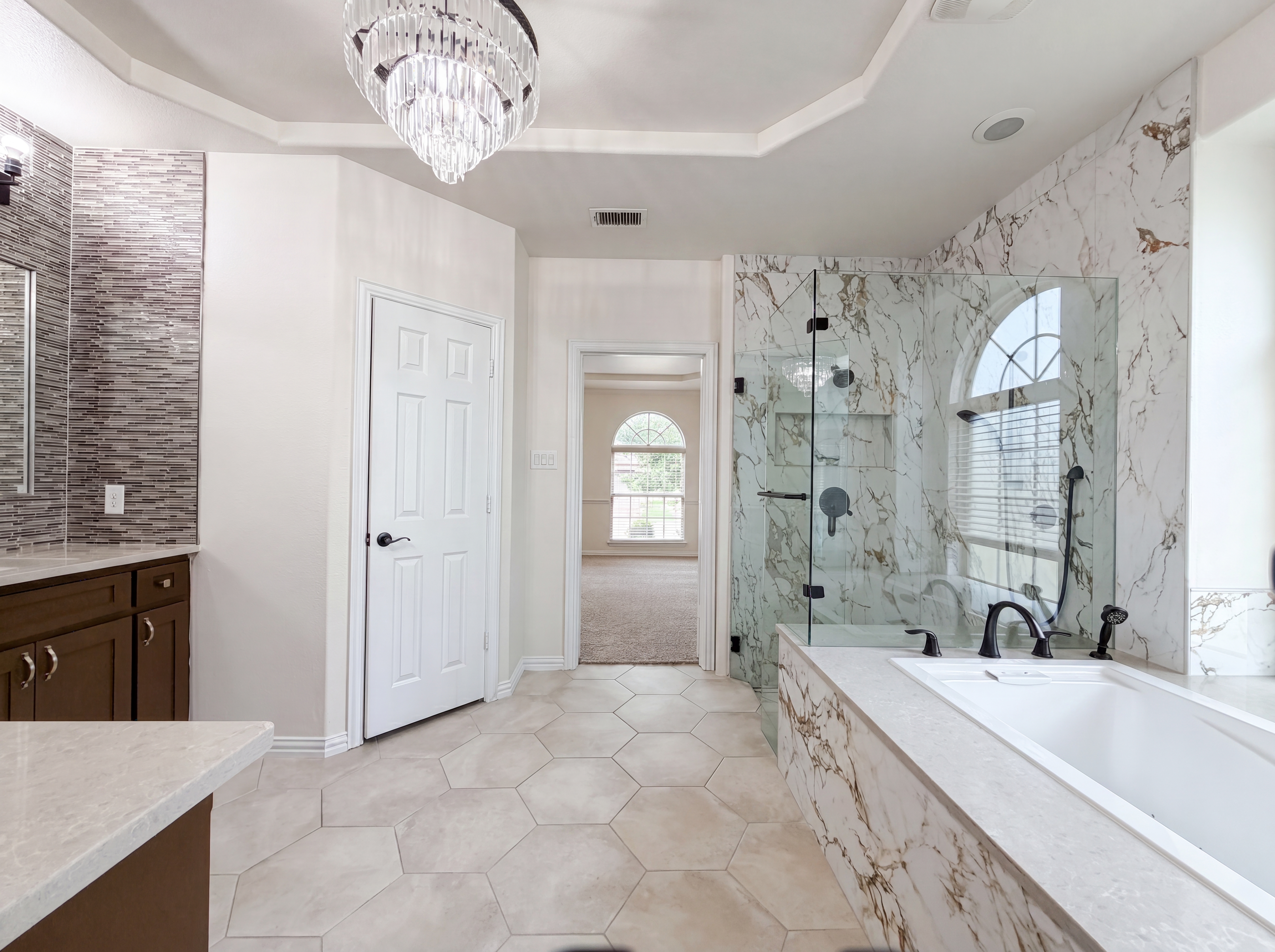 Photo 14 of 29 of 2948 Almansa, Grand Prairie, TX