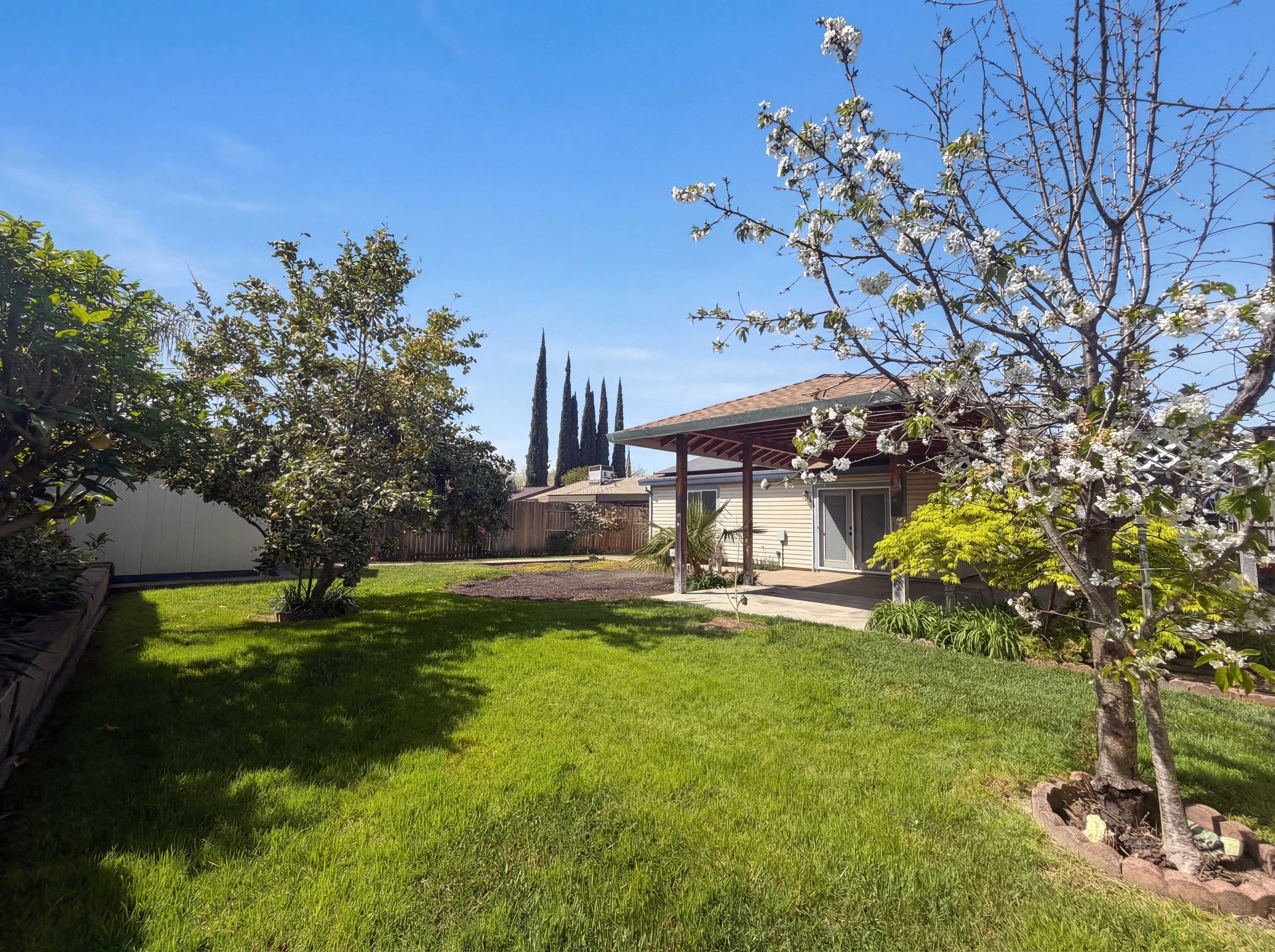 Photo 29 of 33 of 4814 Monet Way, Sacramento, CA