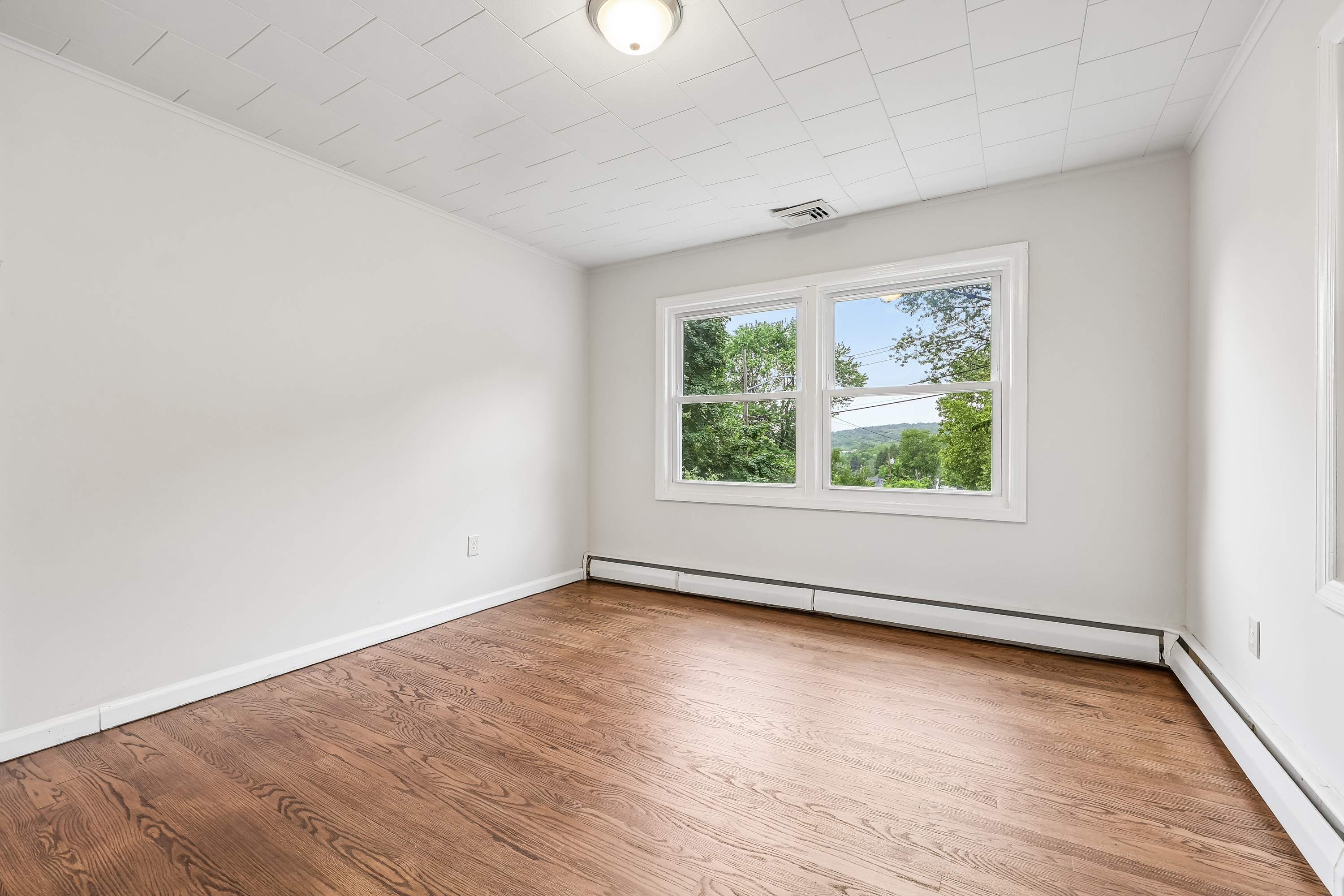 Photo 4 of 51 of 14 Highview Ave, Florida, NY