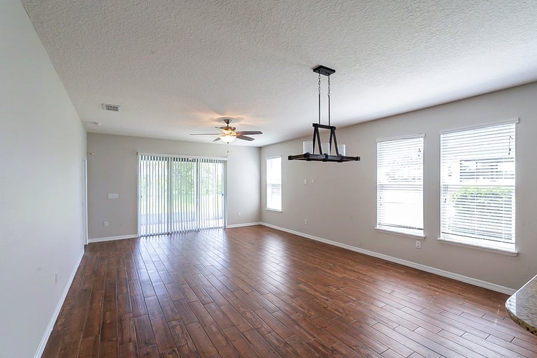 Photo 14 of 31 - 2349 Beacon Landing Cir, Orlando, FL 32824