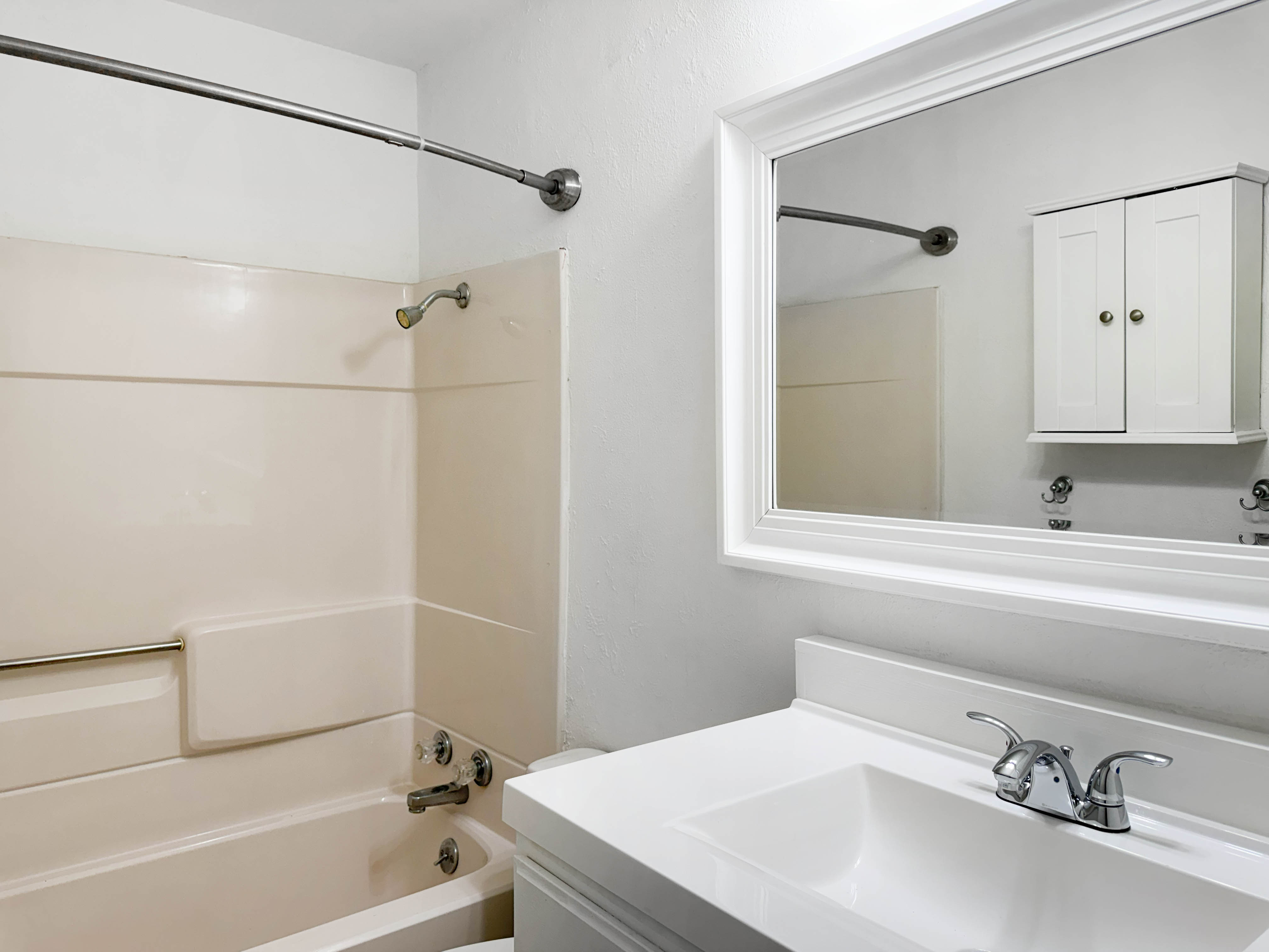 Photo 6 of 16 of 5342 N Palmer Ave, Kansas City, MO