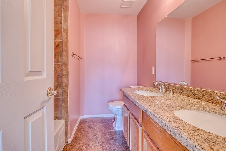 Photo 17 of 29 - 1026 E Hiddenview Dr, Phoenix, AZ 85048